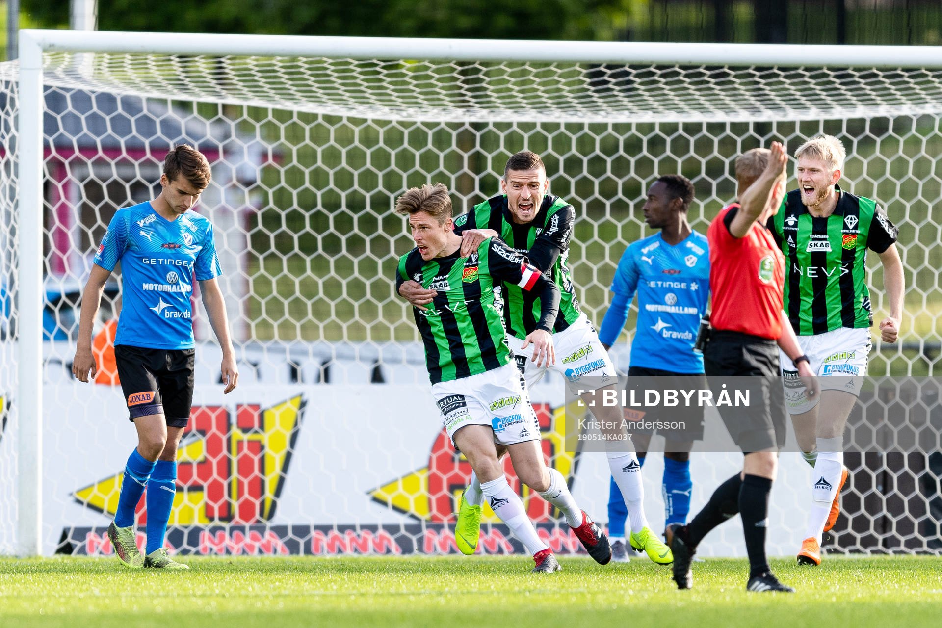 GAIS Marcus Bergholtz jublar med Nikola Asceric