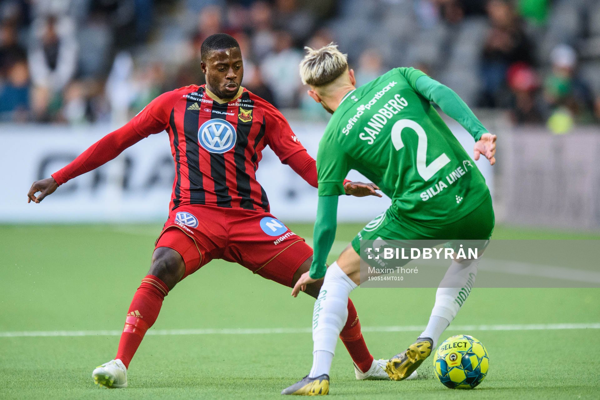 Östersunds Isak Ssali Ssewankambo och Hammarbys Simon Sandberg under fotbollsmatchen i Allsvenskan mellan Hammarby och Östersund den 14 maj Stockholm.