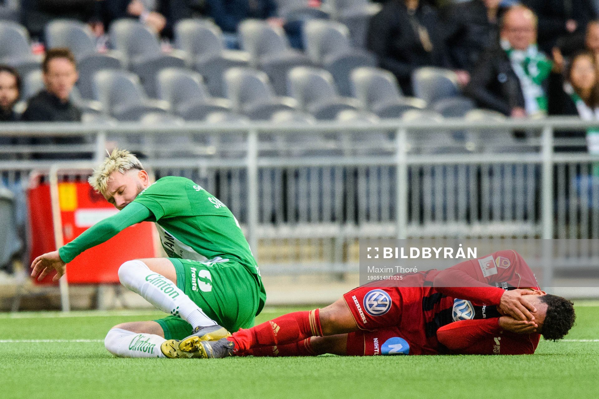 Hammarbys Simon Sandberg får