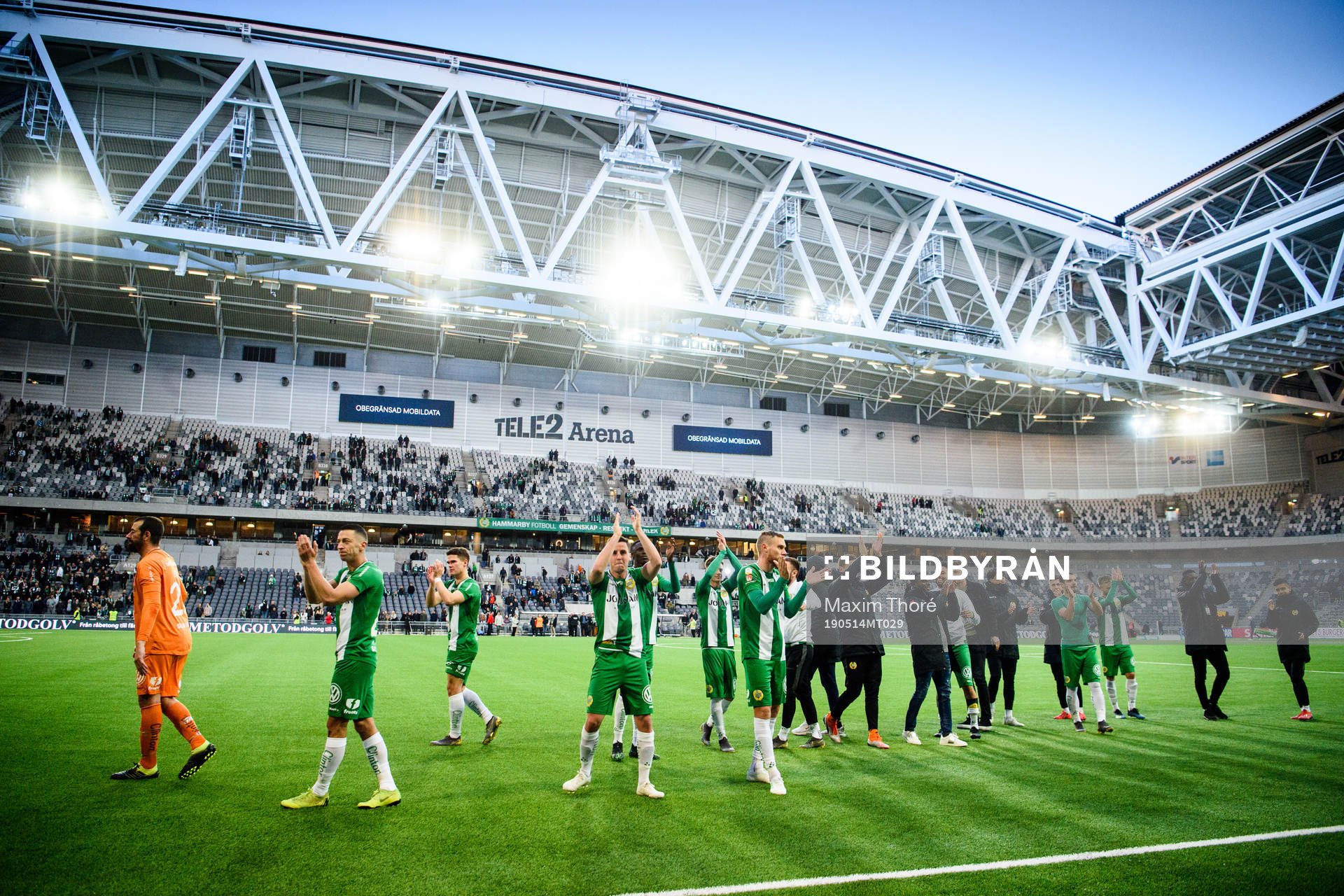Hammarbys spelare jublar