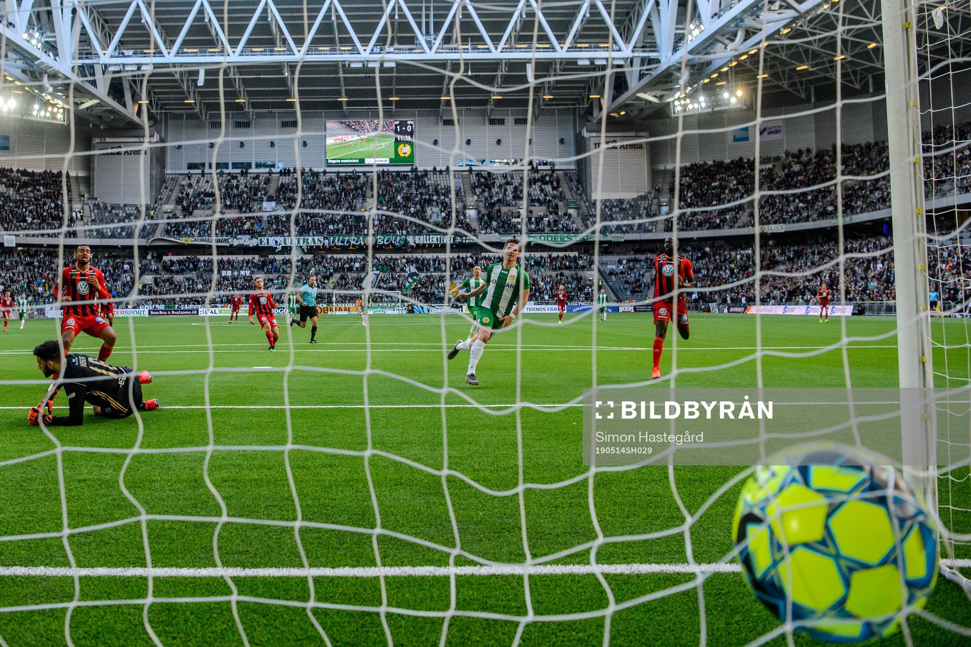 Hammarbys Vidar Örn Kjartansson jublar