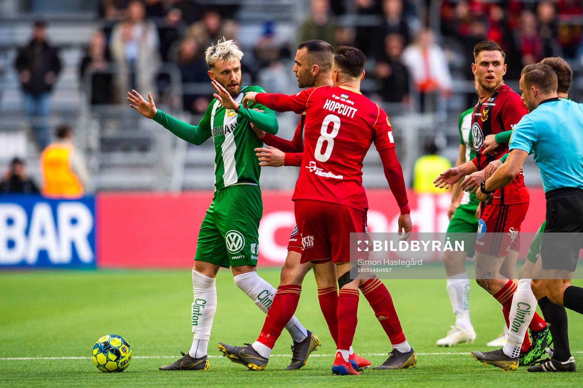 Hammarbys Simon Sandberg tilldelas rött kort