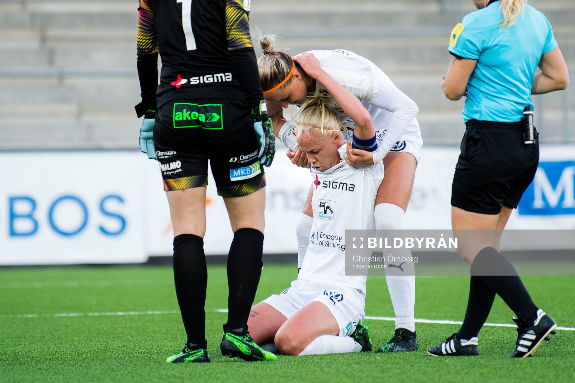 Rosengårds Caroline Seger får hjälp av Sanne Troelsgaard