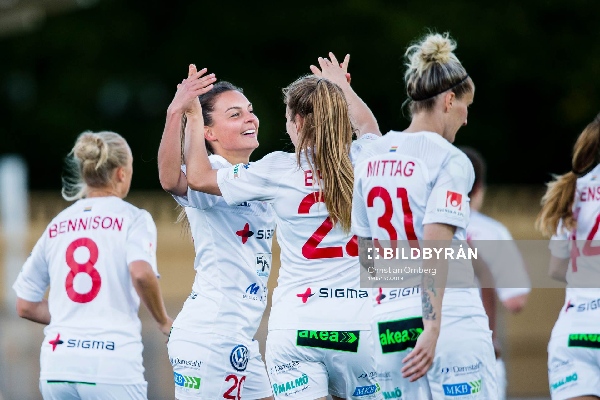Rosengårds Johanna Rytting Kaneryd jublar tillsammans med Fiona Brown efter 1-0 under fotbollsmatchen i Damallsvenskan mellan FC Rosengård och Piteå den 15 maj 2019 i Malmö.