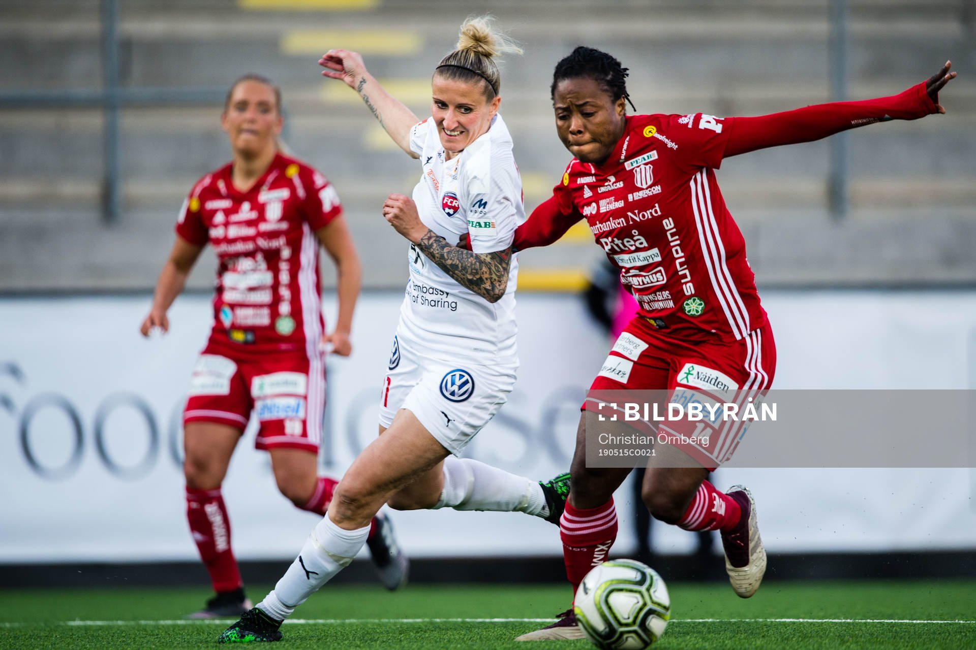 Rosengårds Anja Mittag och Piteås Faith Ikidi Michael
