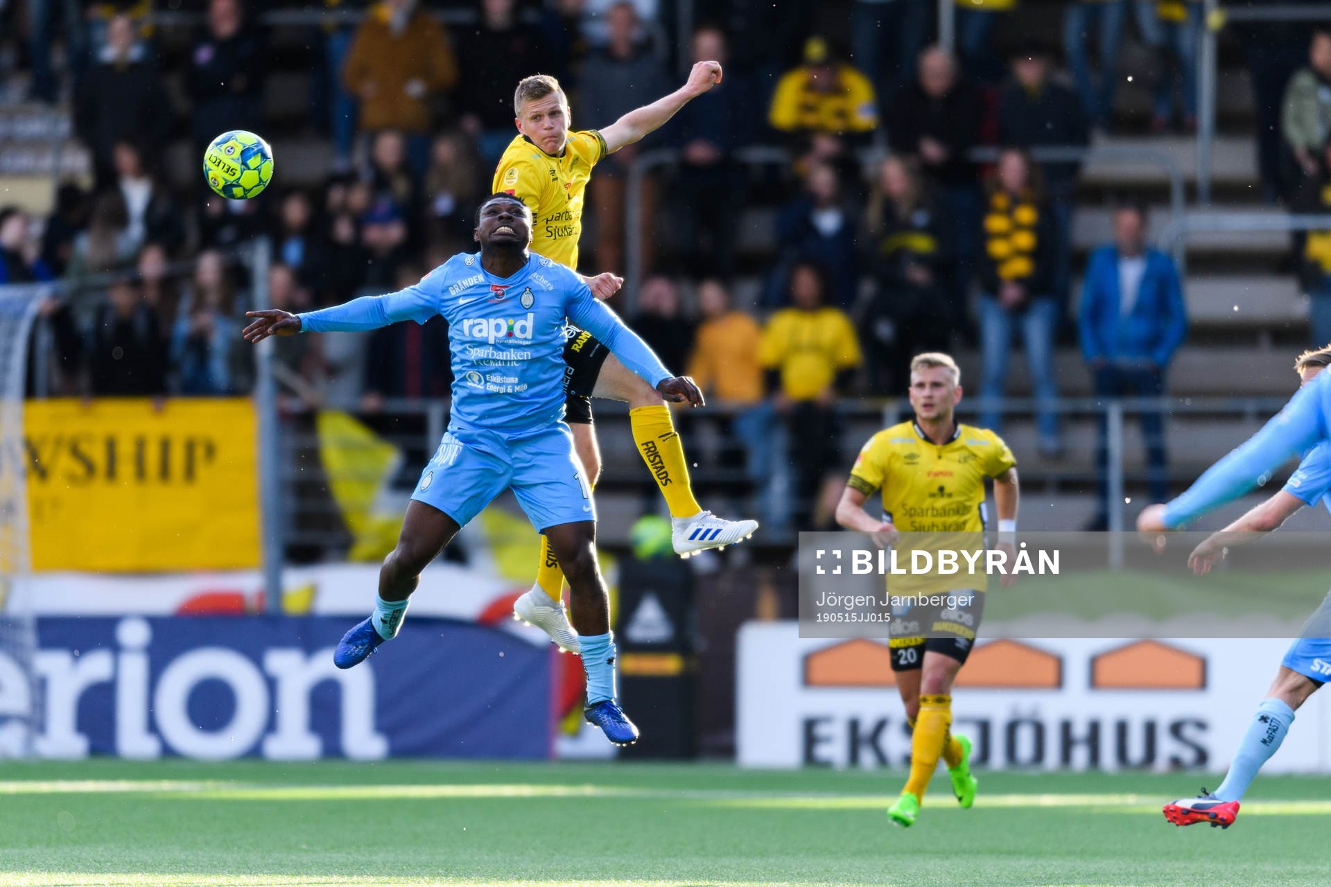 Elfsborgs Joakim Nilsson och AFC Eskilstunas Felix Michel