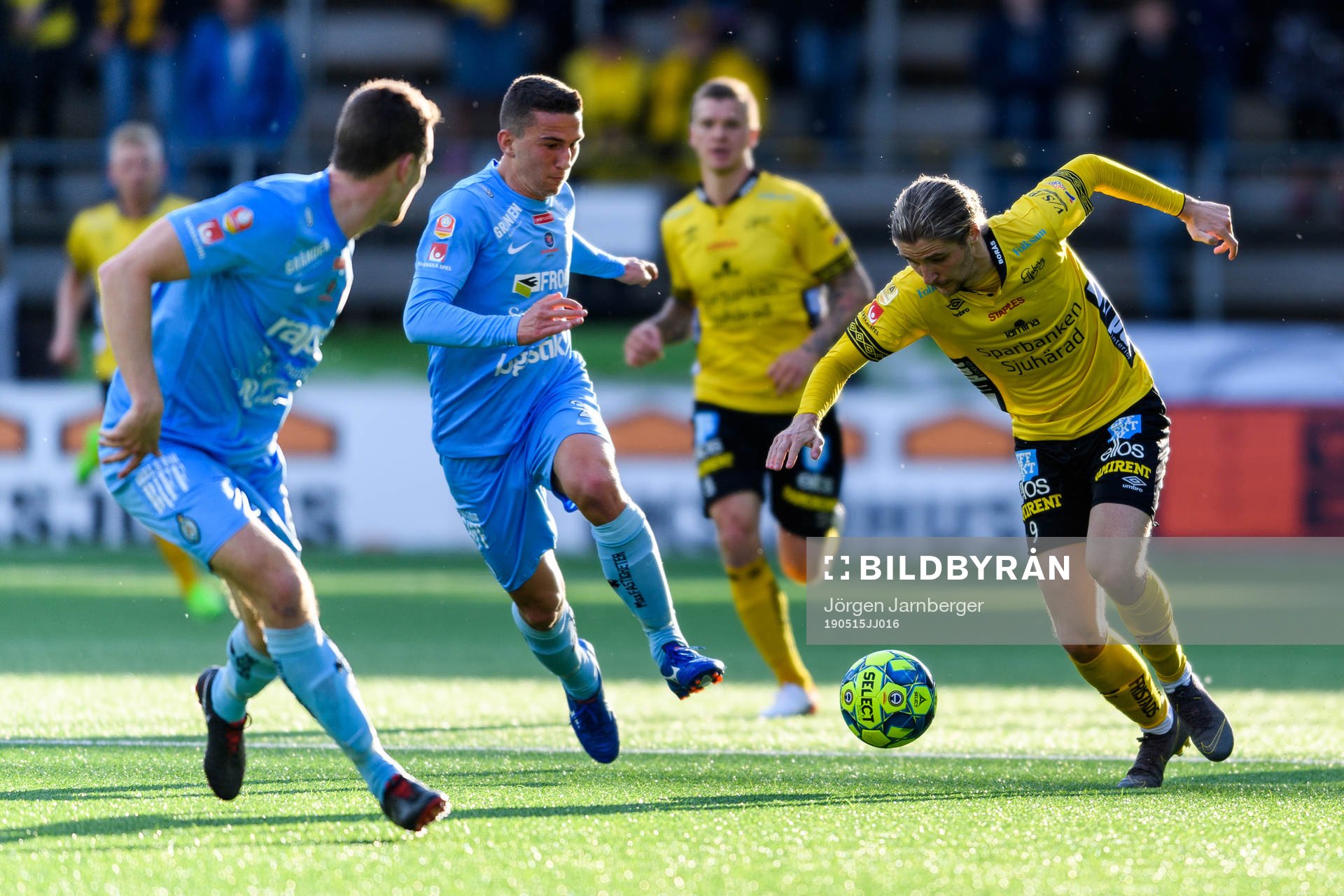 Elfsborgs Pawel Cibicki och AFC Eskilstunas Adnan Kojic