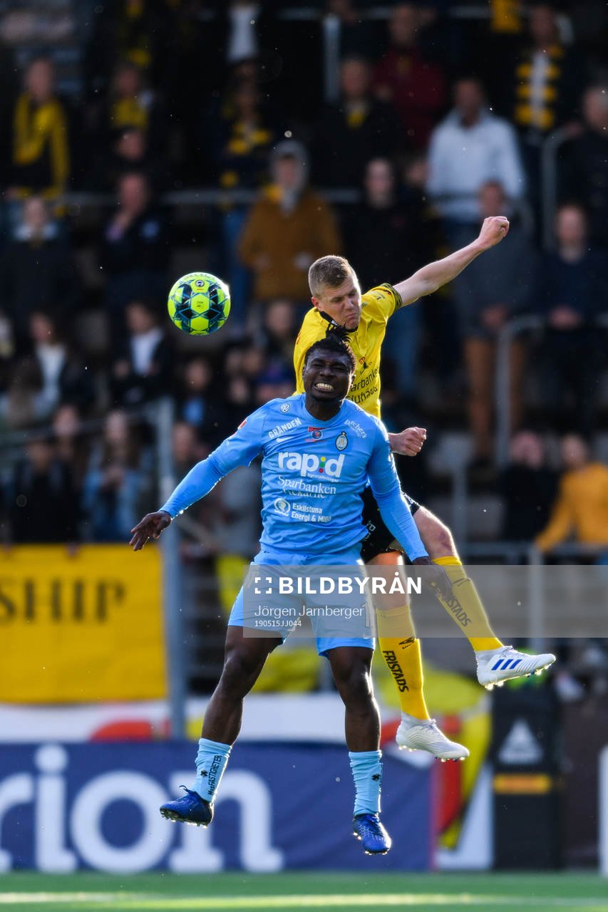 AFC Eskilstunas Samuel Nnamani och Elfsborgs Joakim Nilsson
