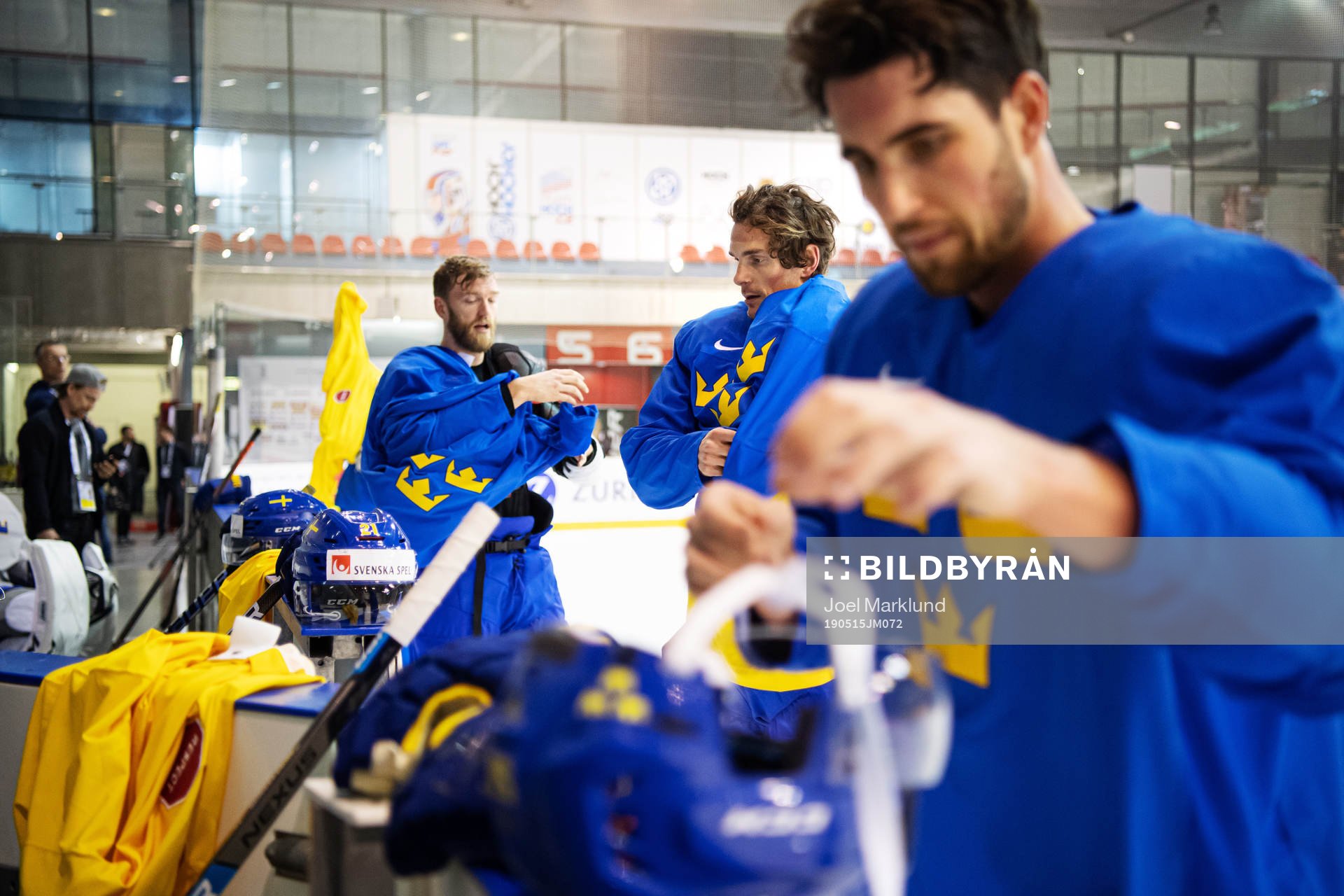 Loui Eriksson (C) of Sweden at a practice session