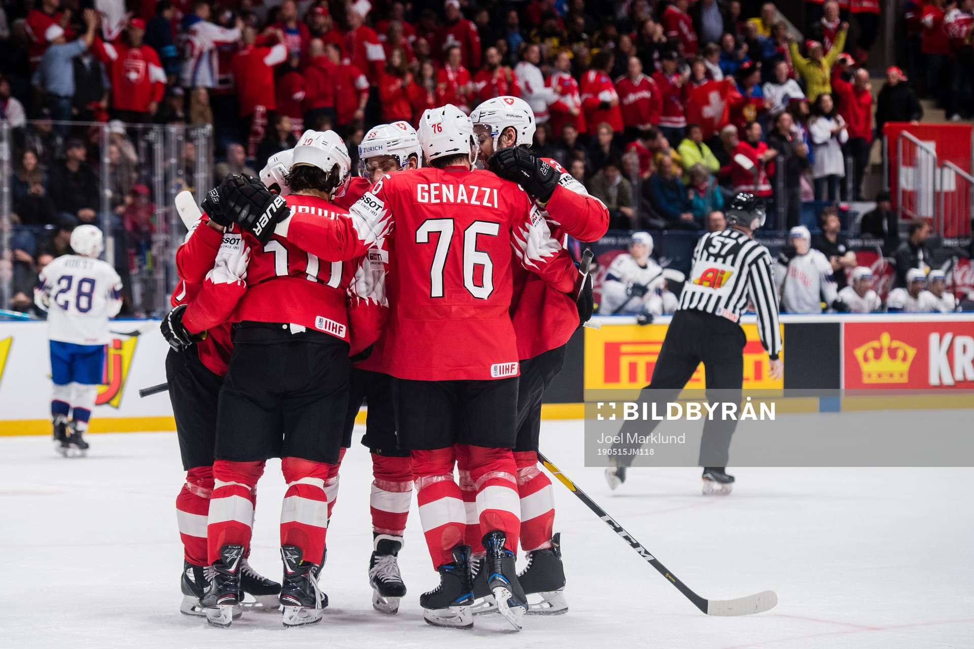 Players of Switzerland celebrates