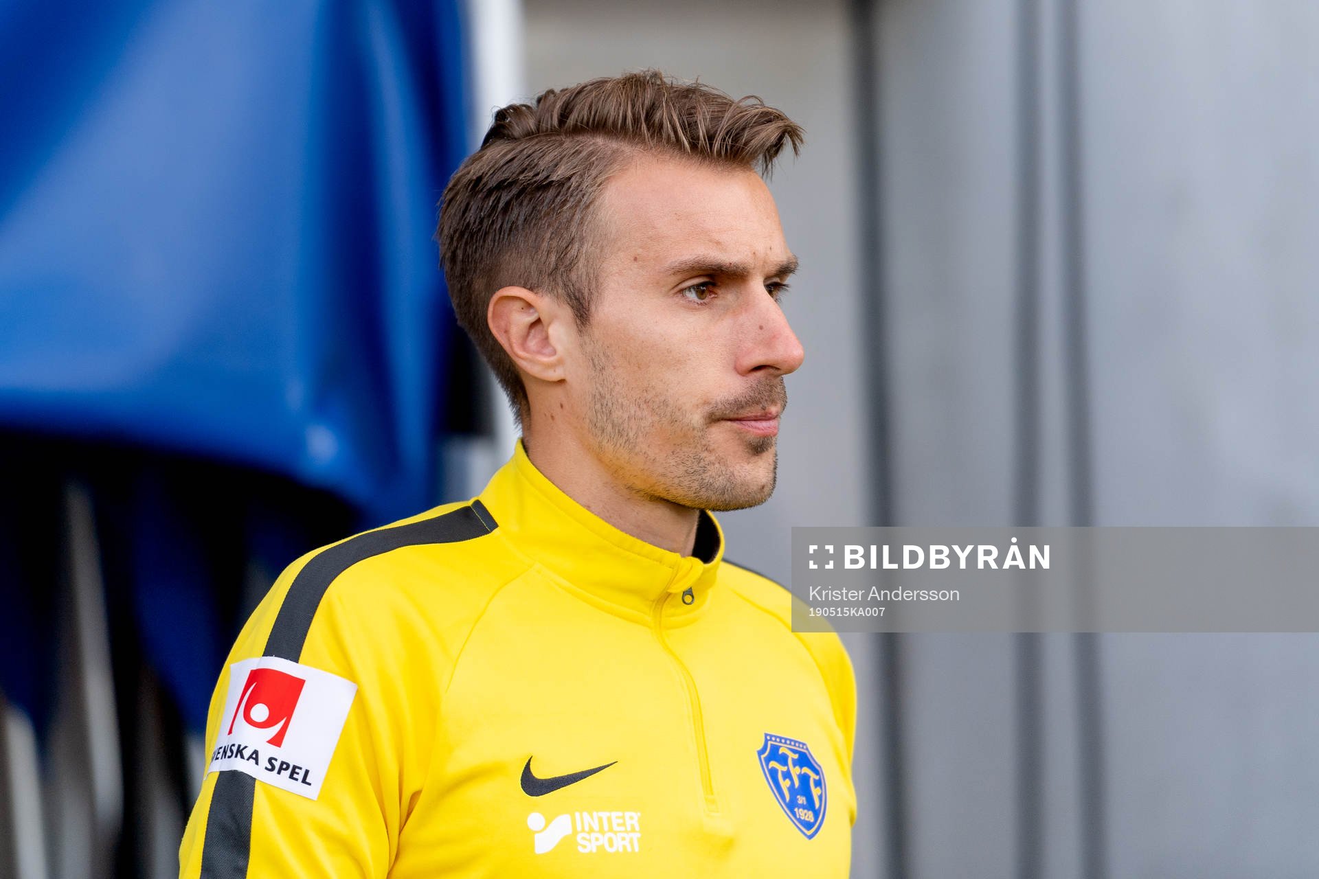 Falkenbergs Tobias Karlsson före fotbollsmatchen i