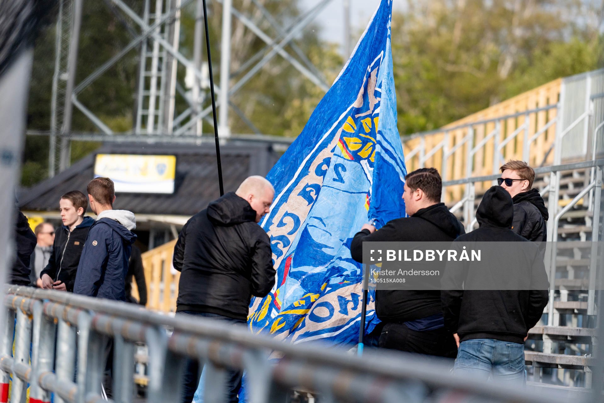 Djurgårdens supportrar före fotbollsmatchen i Allsvenskan