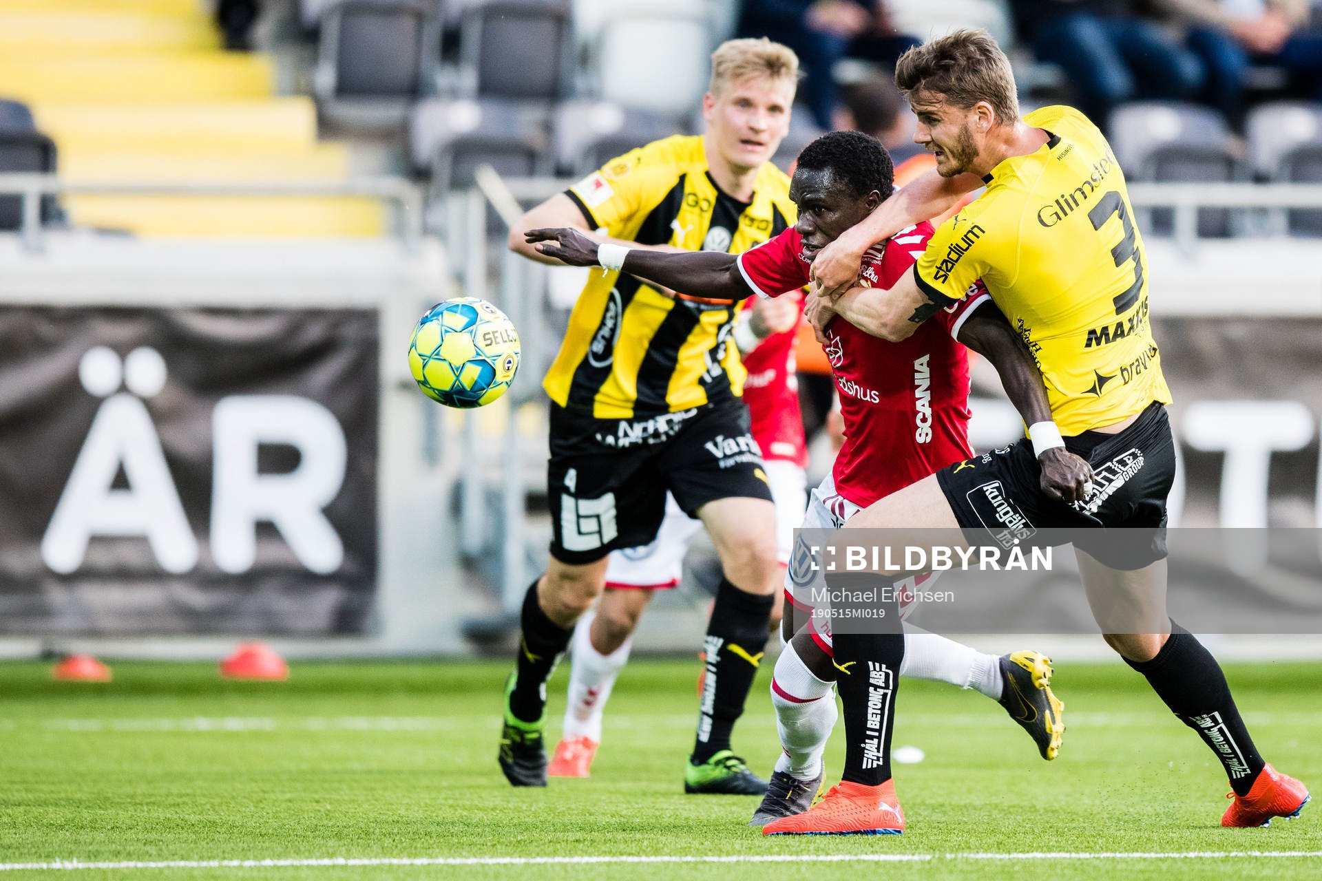 Kalmars Papa Alioune Diouf och Häckens Johan Hammar