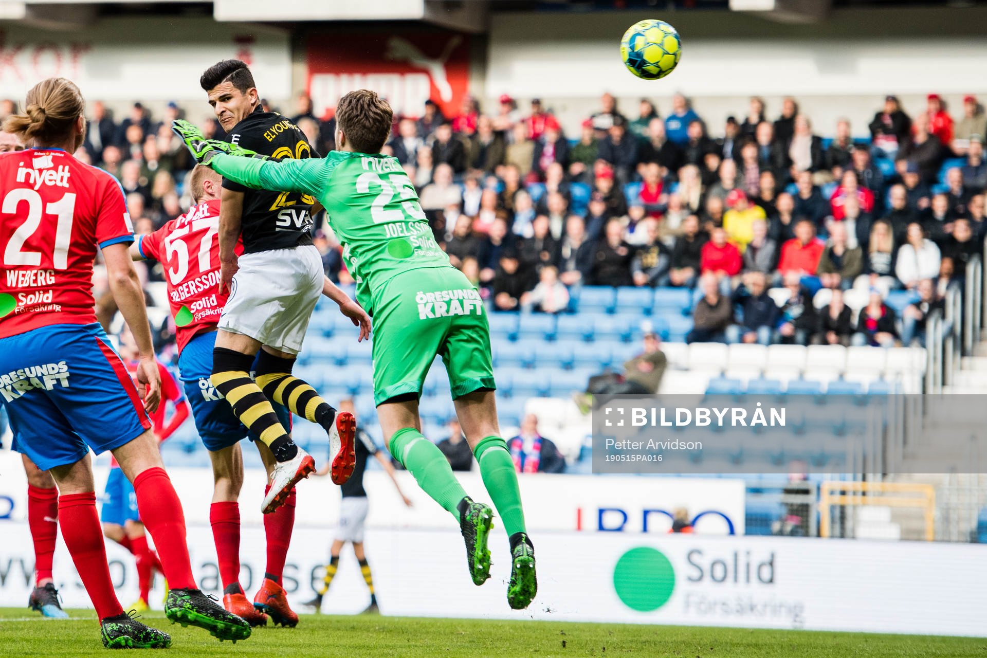 s Tarik Elyounoussi nickar in 1-0