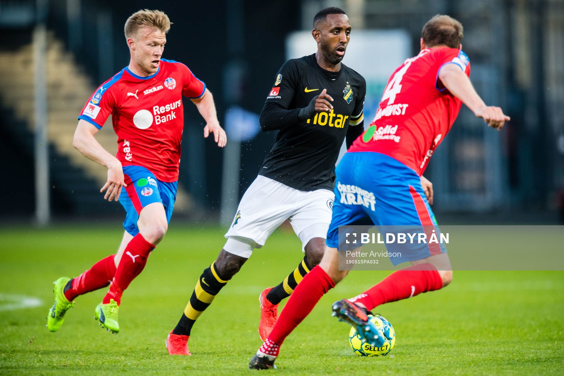s Henok Goitom  och Helsingborgs Andreas Landgren
