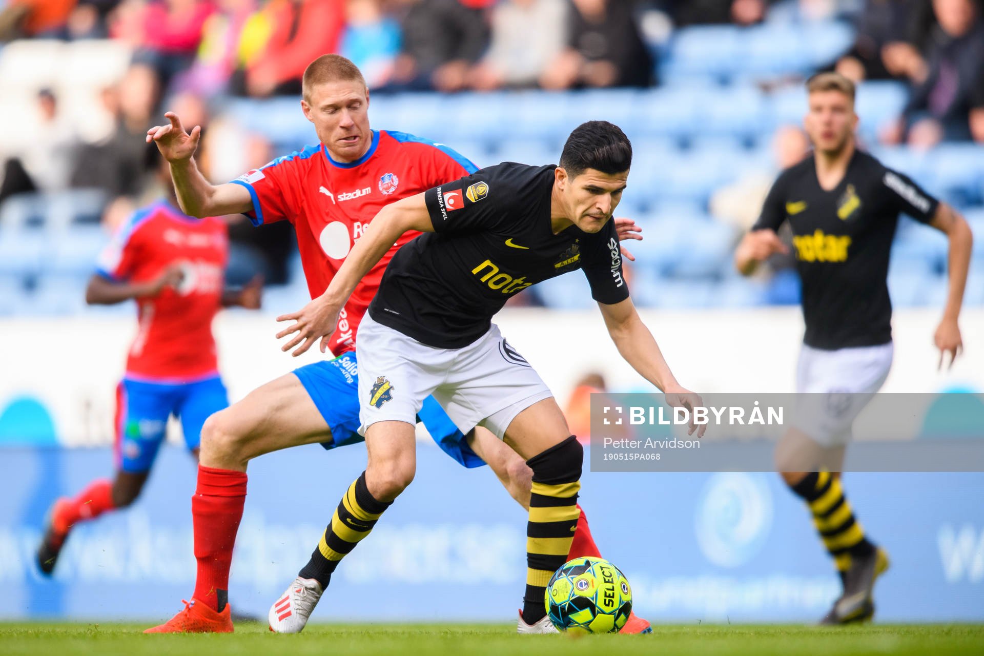 s Tarik Elyounoussi