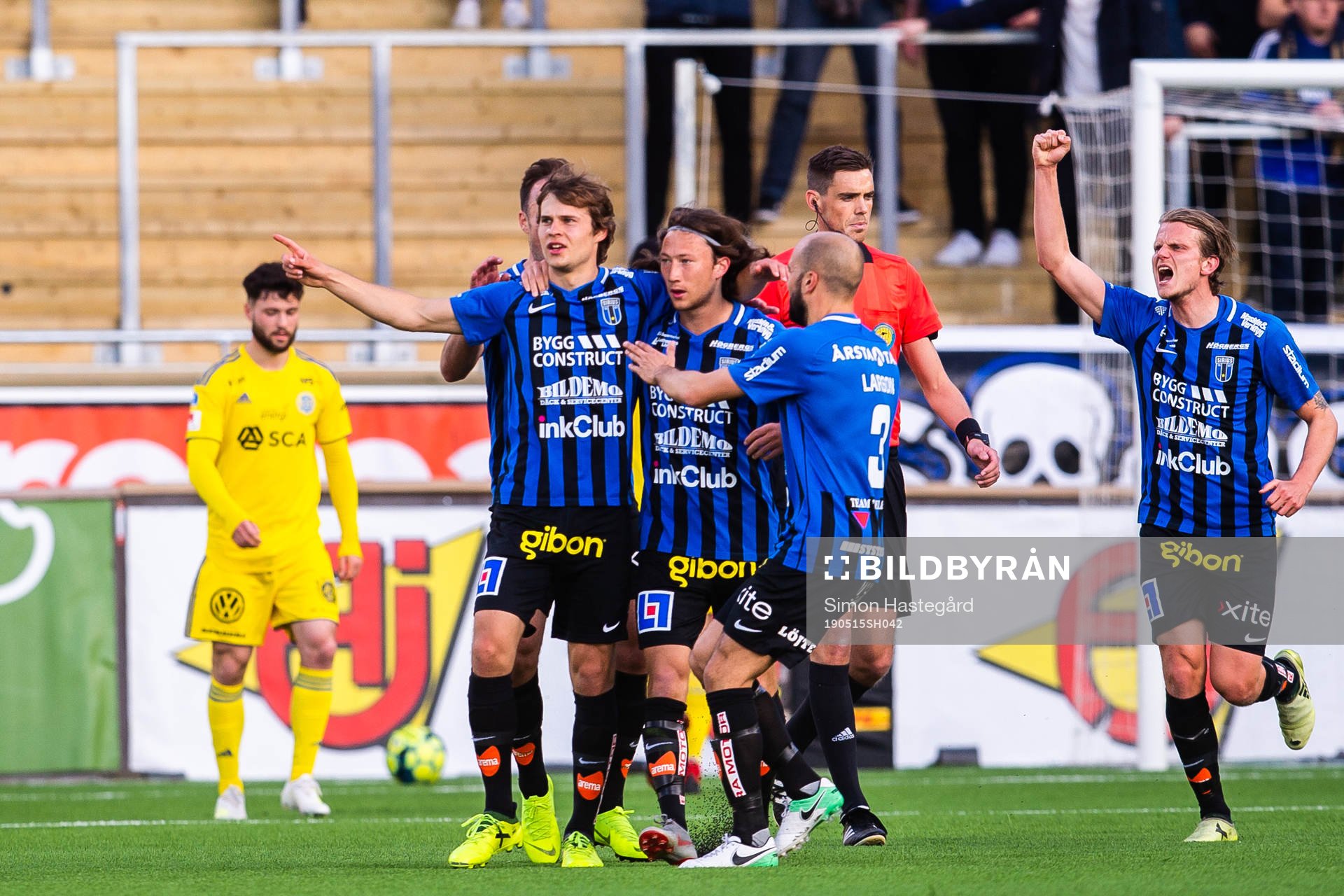 Sirius Sam Lundholm och Axel Björnström jublar