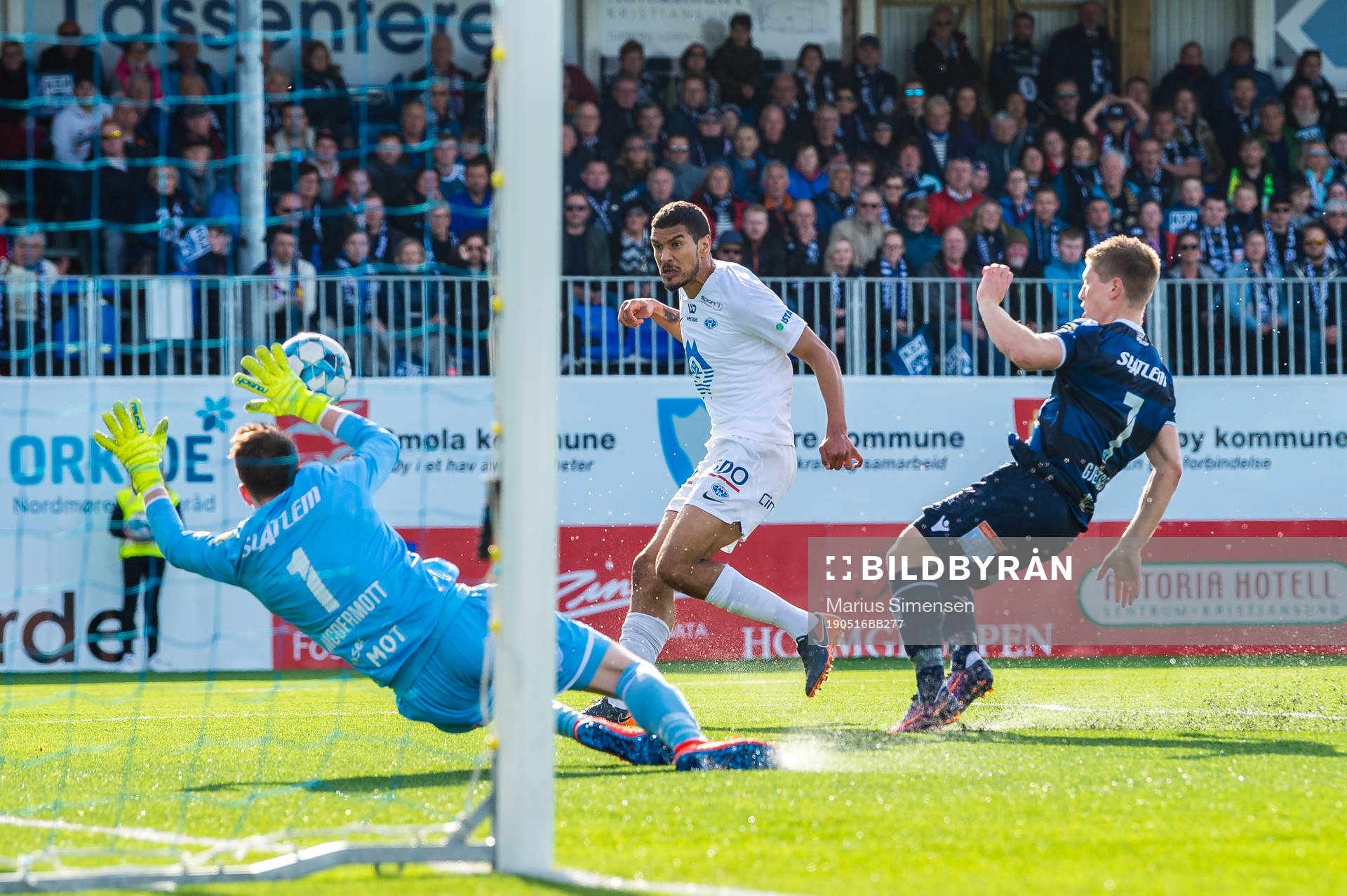 Ohikhuaeme Anthony Omoijuanfo of Molde scores the 0-1 goal