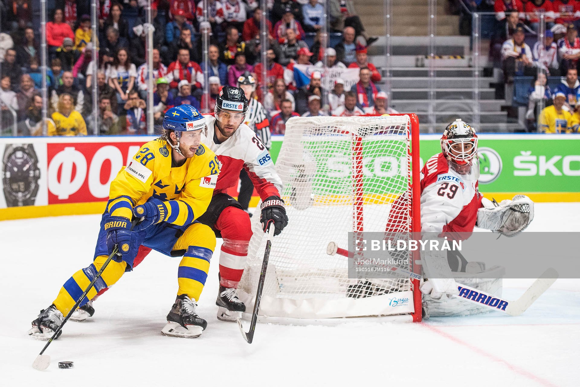 Elias Lindholm of Sweden against Martin Schumnig and