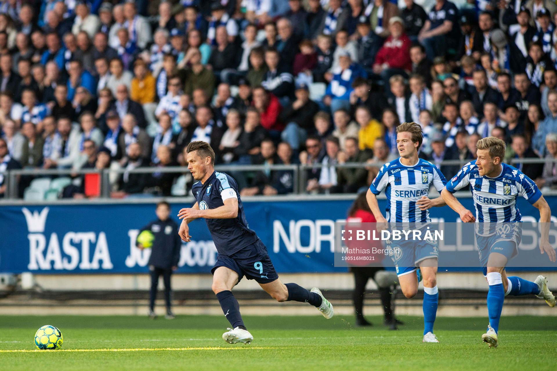 Malmö FFs Markus Rosenberg mot IFK Göteborgs August