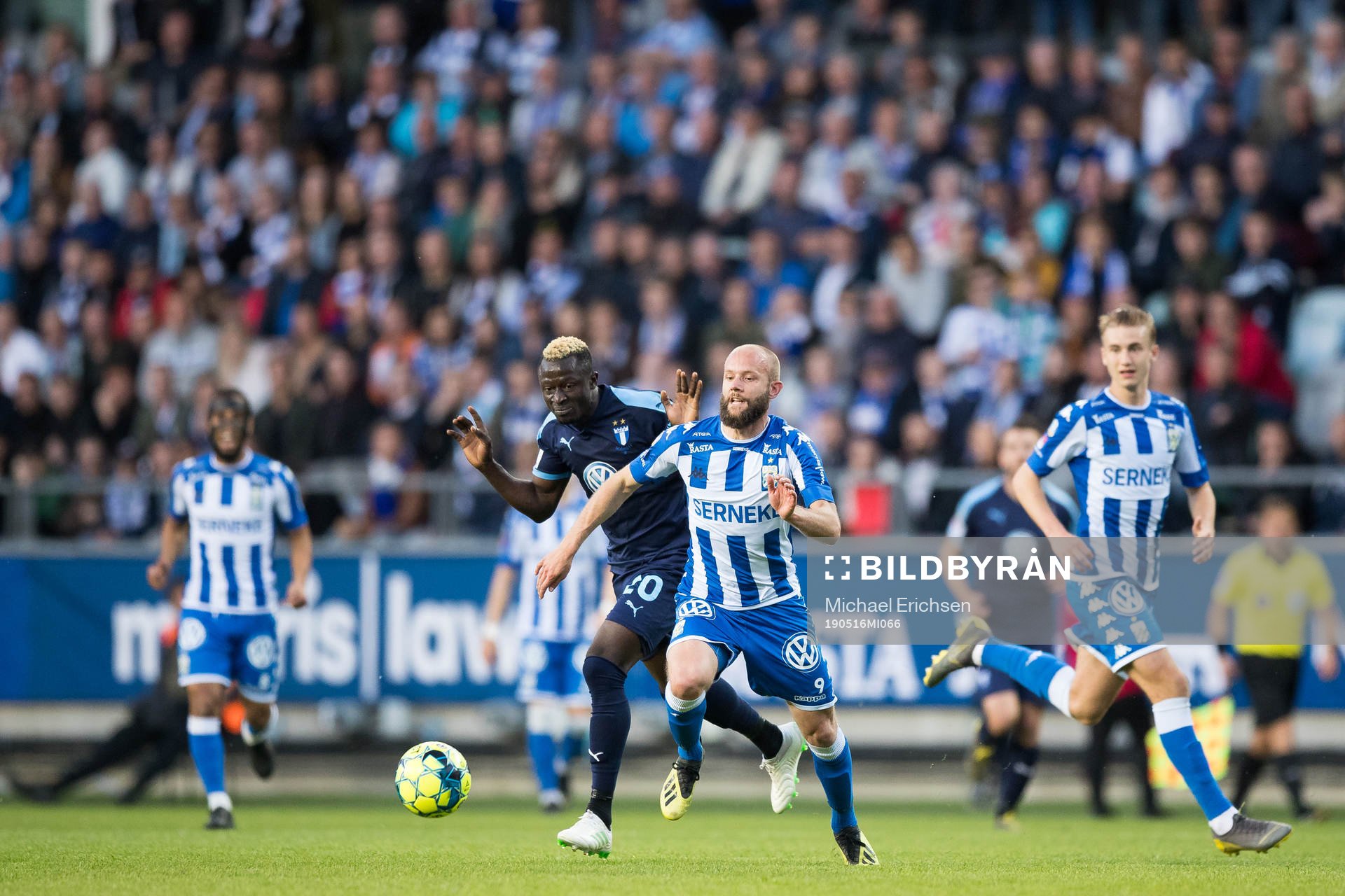 Malmö FFs Bonke Innocent och IFK Göteborgs Robin Söder