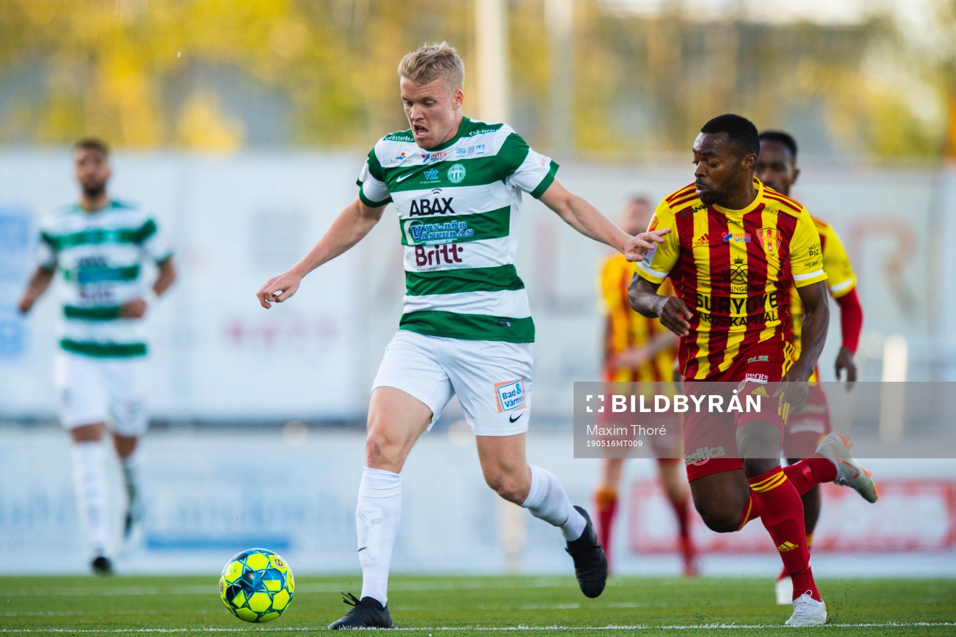 Västerås Jonas Hellgren och Syrianskas Success Chimankpa