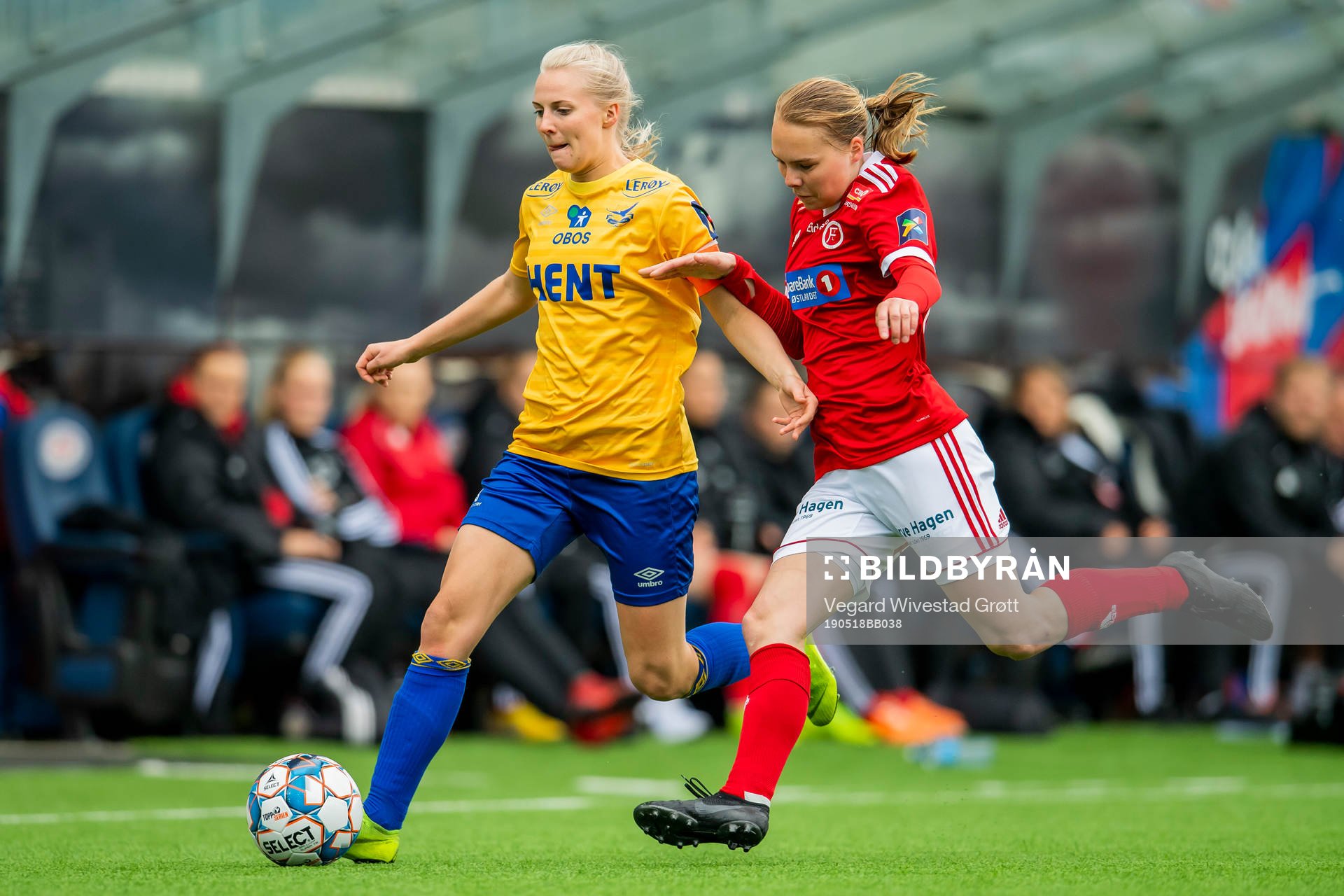 Mali Lilleås Næss of Trondheims-Ørn and Nora Bakke of
