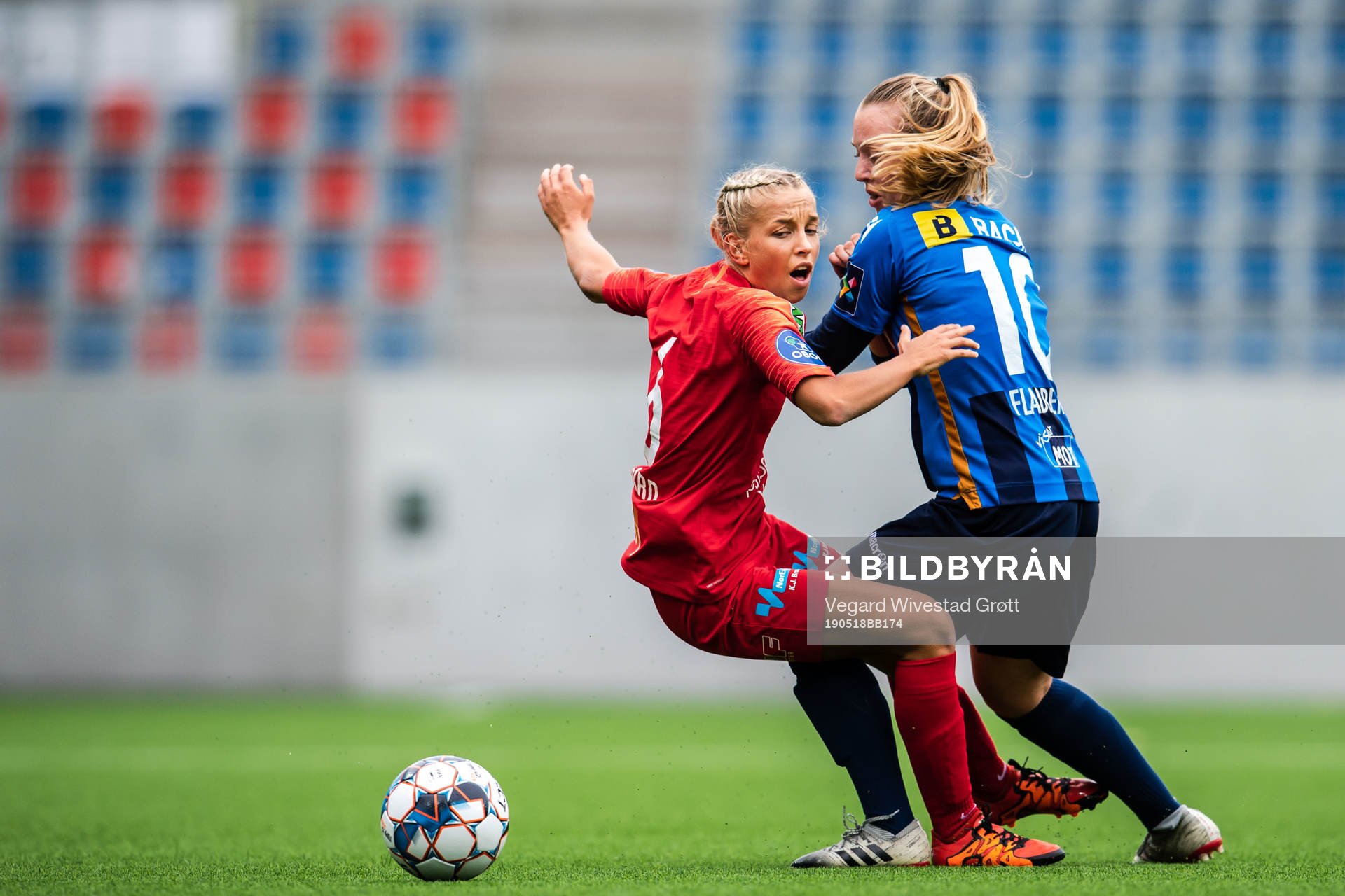 Rikke Nygard of Arna-Bjørnar and Cornelia Fladberg of
