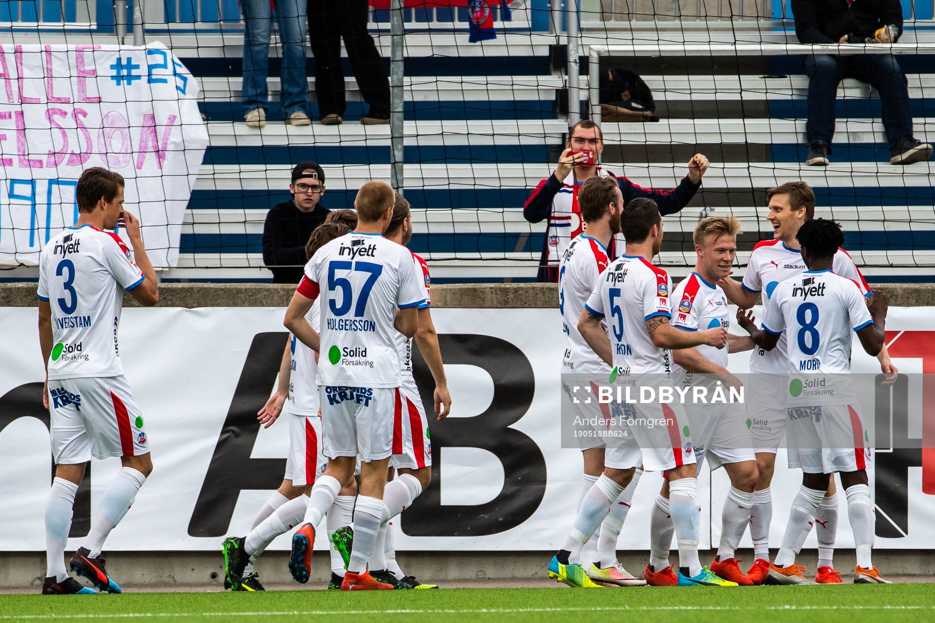 Helsingborgs Andri Bjarnason jublar med lagkamrater