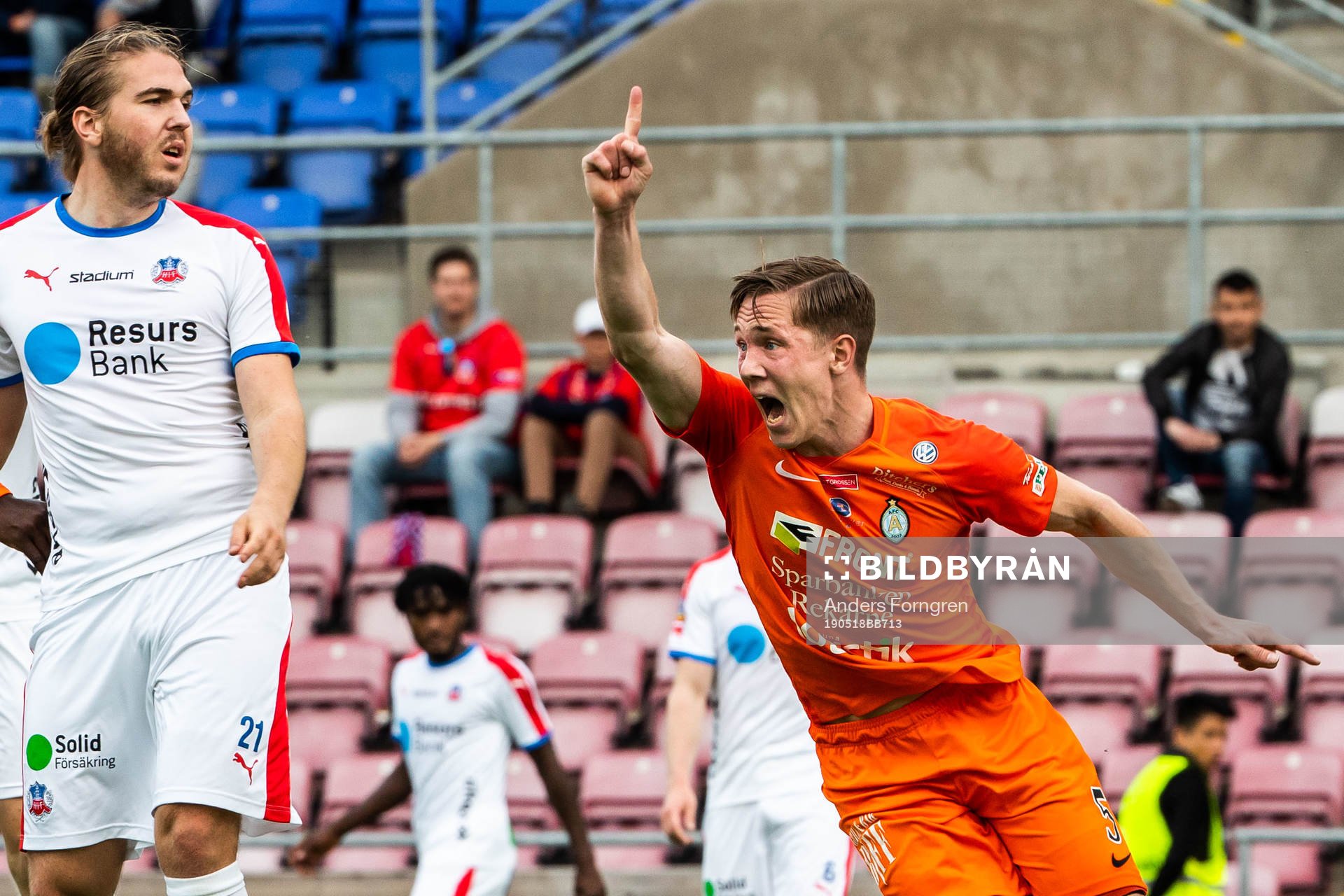 AFC Eskilstunas Gustav Jarl jublar