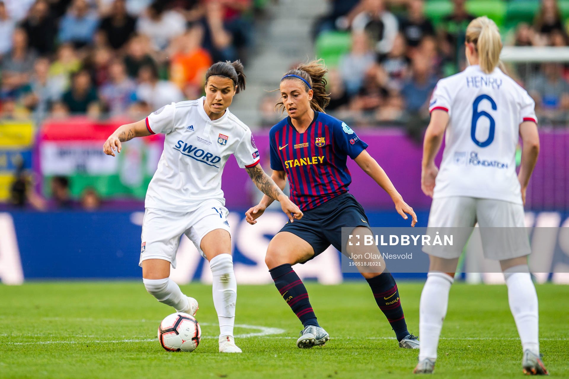 Dzsenifer Marozsán of Lyon and Alexia of Barcelona