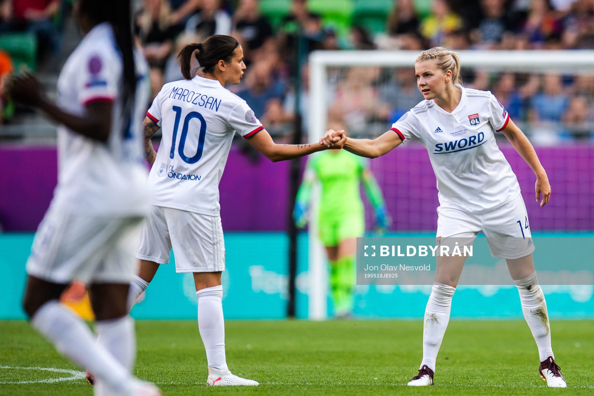 Dzsenifer Marozsán and Ada Hegerberg of Lyon celebrate