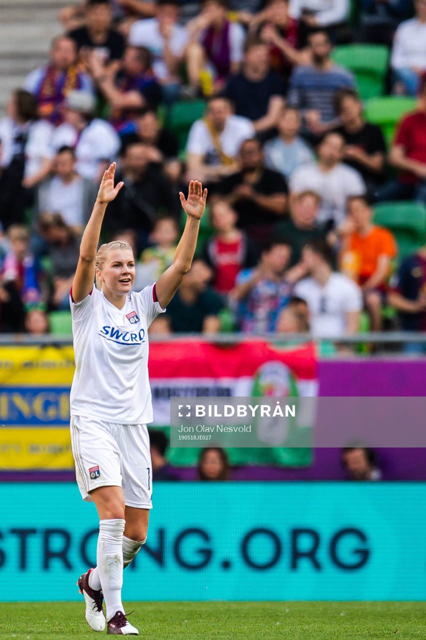 Ada Hegerberg of Lyon celebrates