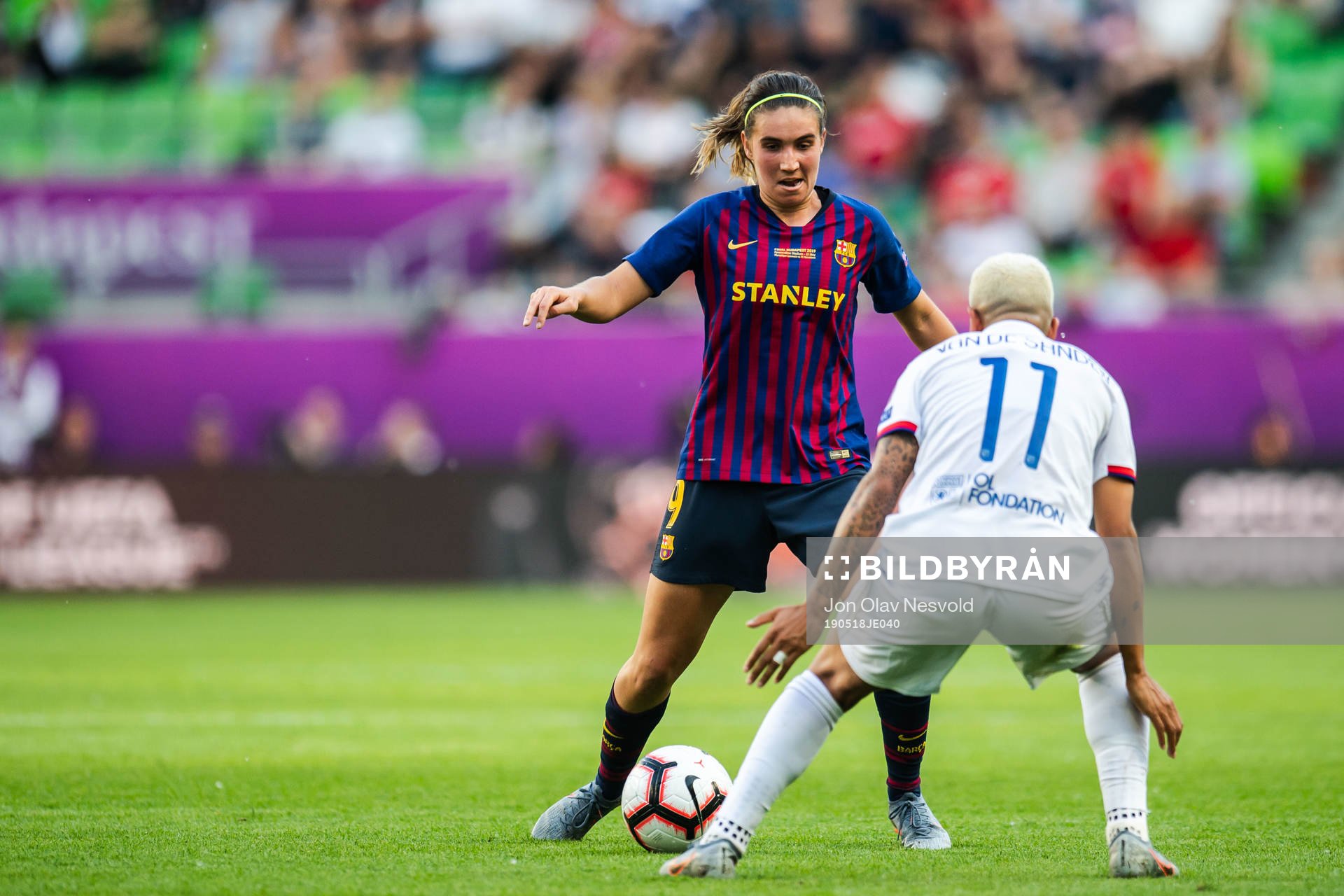 Mariona of Barcelona and Shanice van de Sanden of Lyon