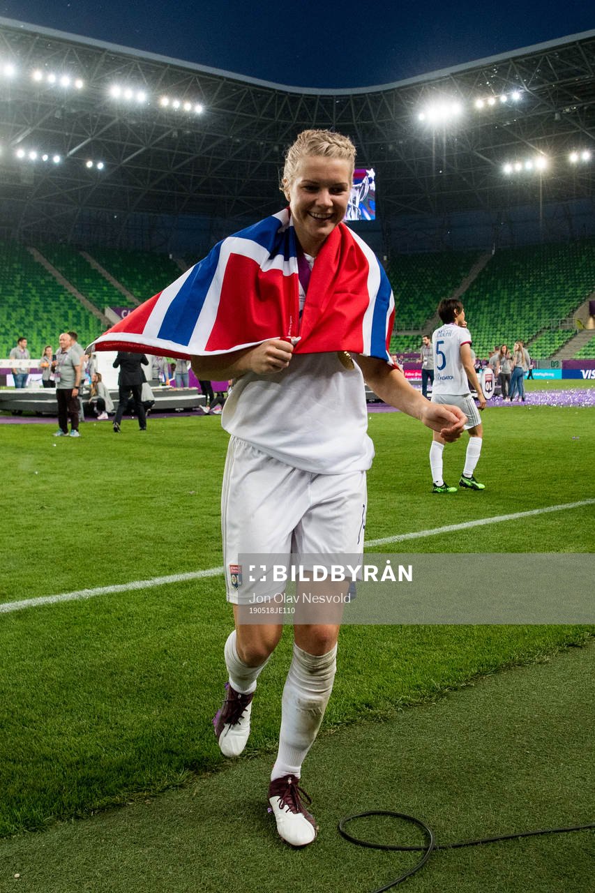 Ada Hegerberg of Lyon celebrates