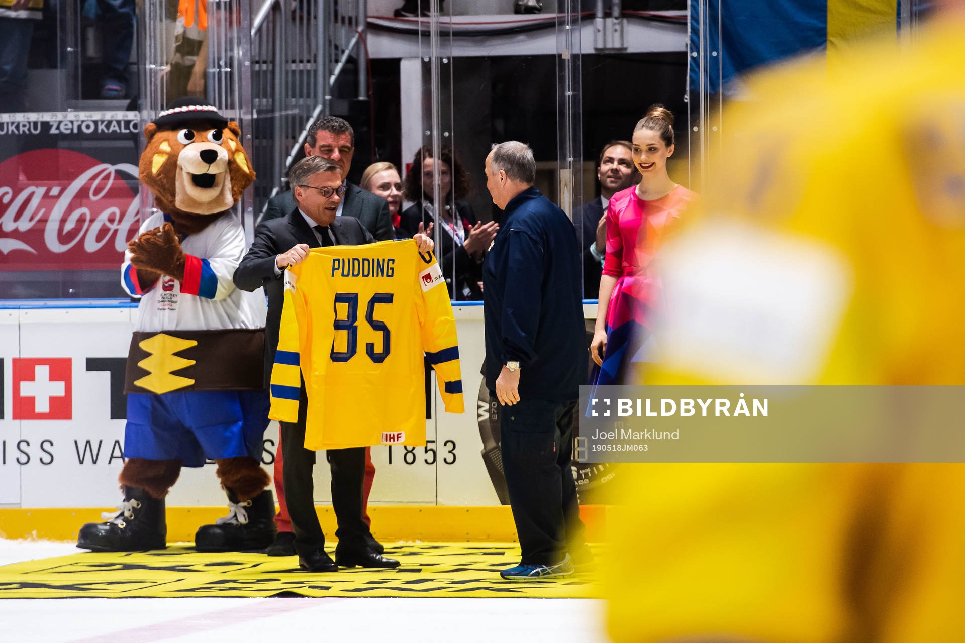 Equipment manager Anders Weiderstål of Sweden is given