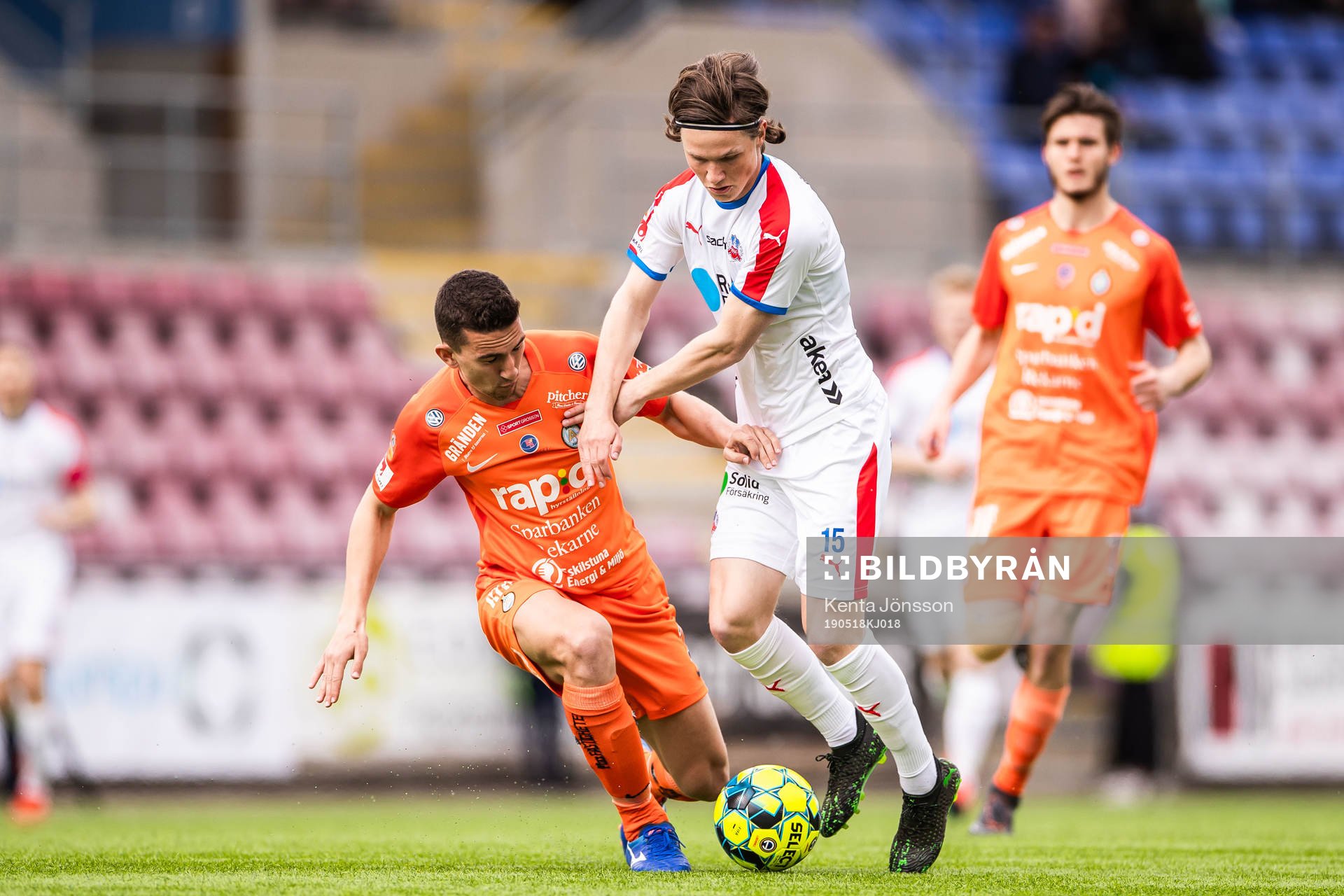 AFC Eskilstunas Adnan Kojic och Helsingborgs Max Svensson