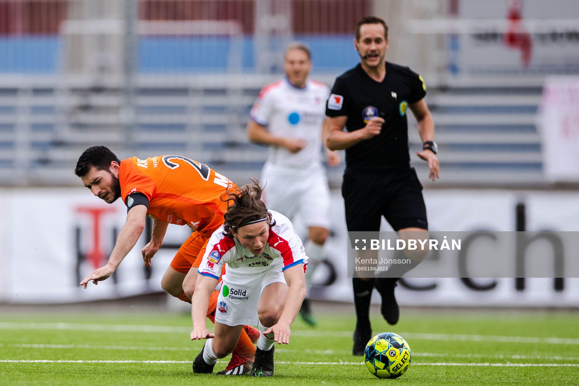 AFC Eskilstunas Anel Rashkaj och Helsingborgs Max Svensson