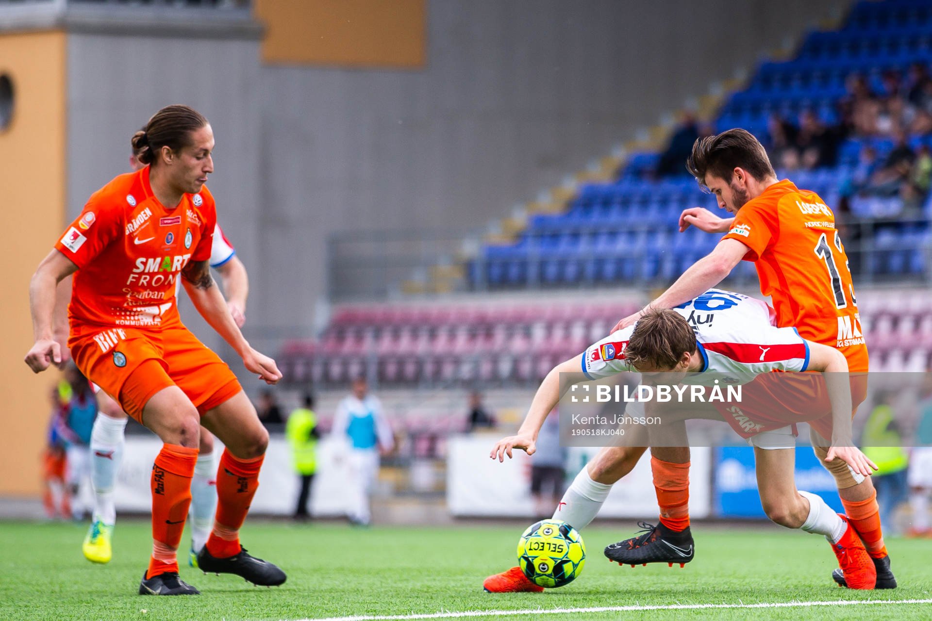 Helsingborgs Andri Bjarnason och AFC Eskilstunas Wilhelm