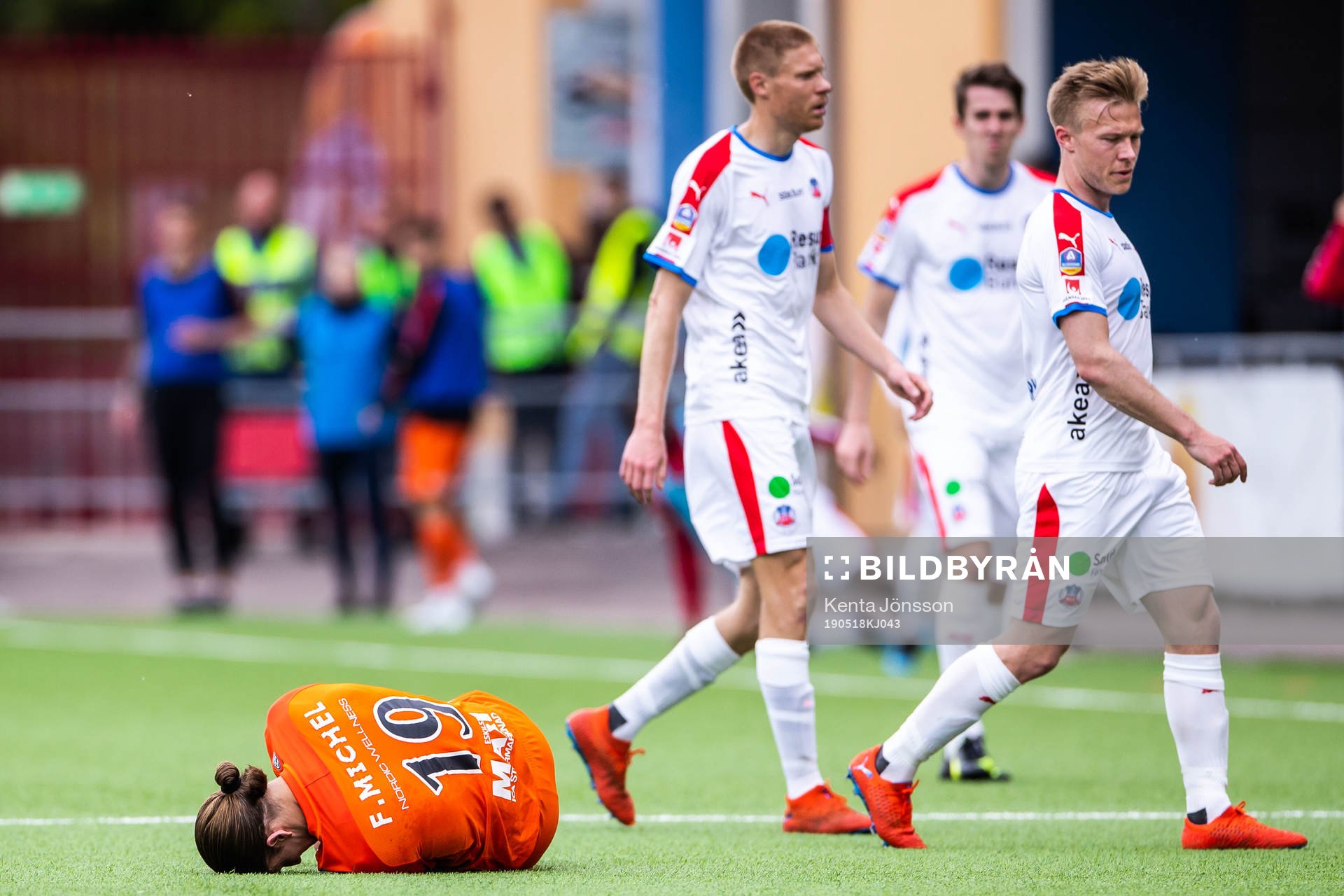 AFC Eskilstunas Felix Michel Melki har ont