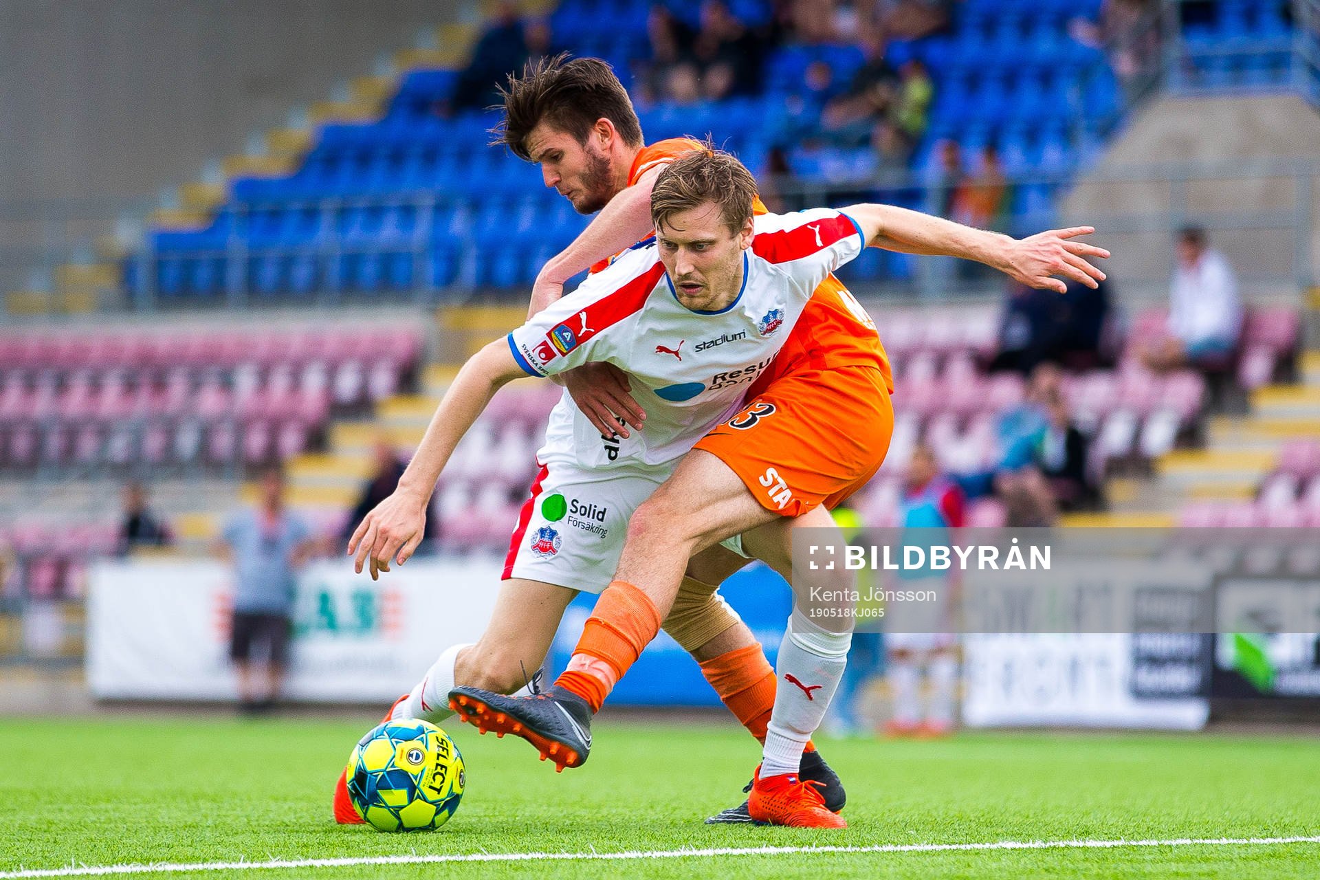 Helsingborgs Andri Bjarnason och AFC Eskilstunas Wilhelm