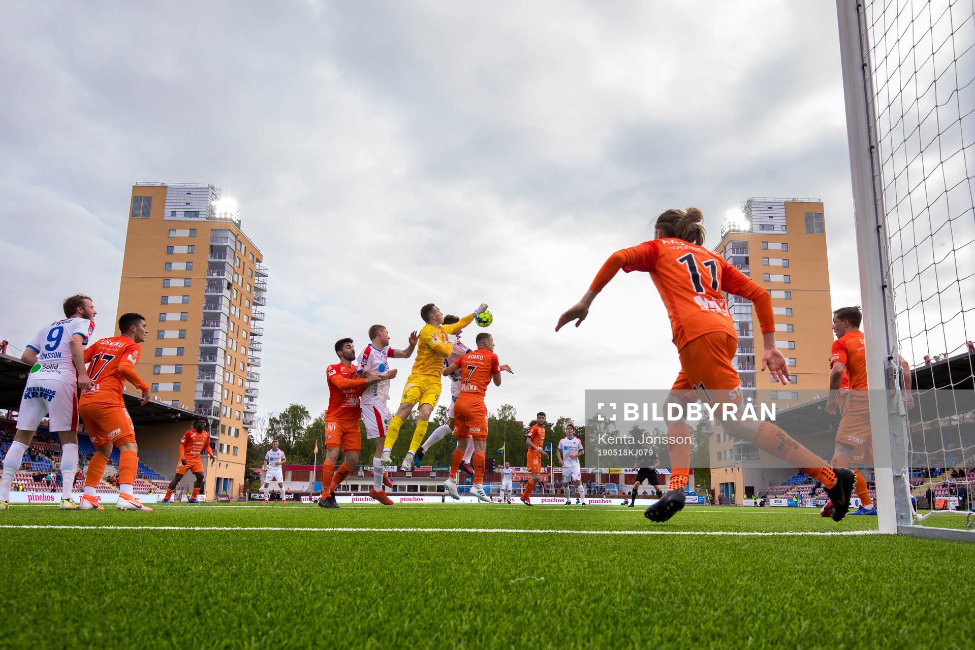 Generell vy över Tunavallen från en målkamera under fotbollsmatchen i Allsvenskan mellan AFC Eskilstuna och Helsingborg den 18 maj 2019 i Eskilstuna.
