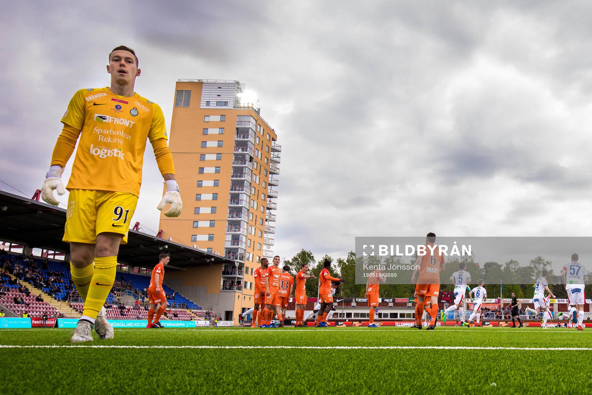 AFC Eskilstunas målvakt Ihor Levchenko deppar