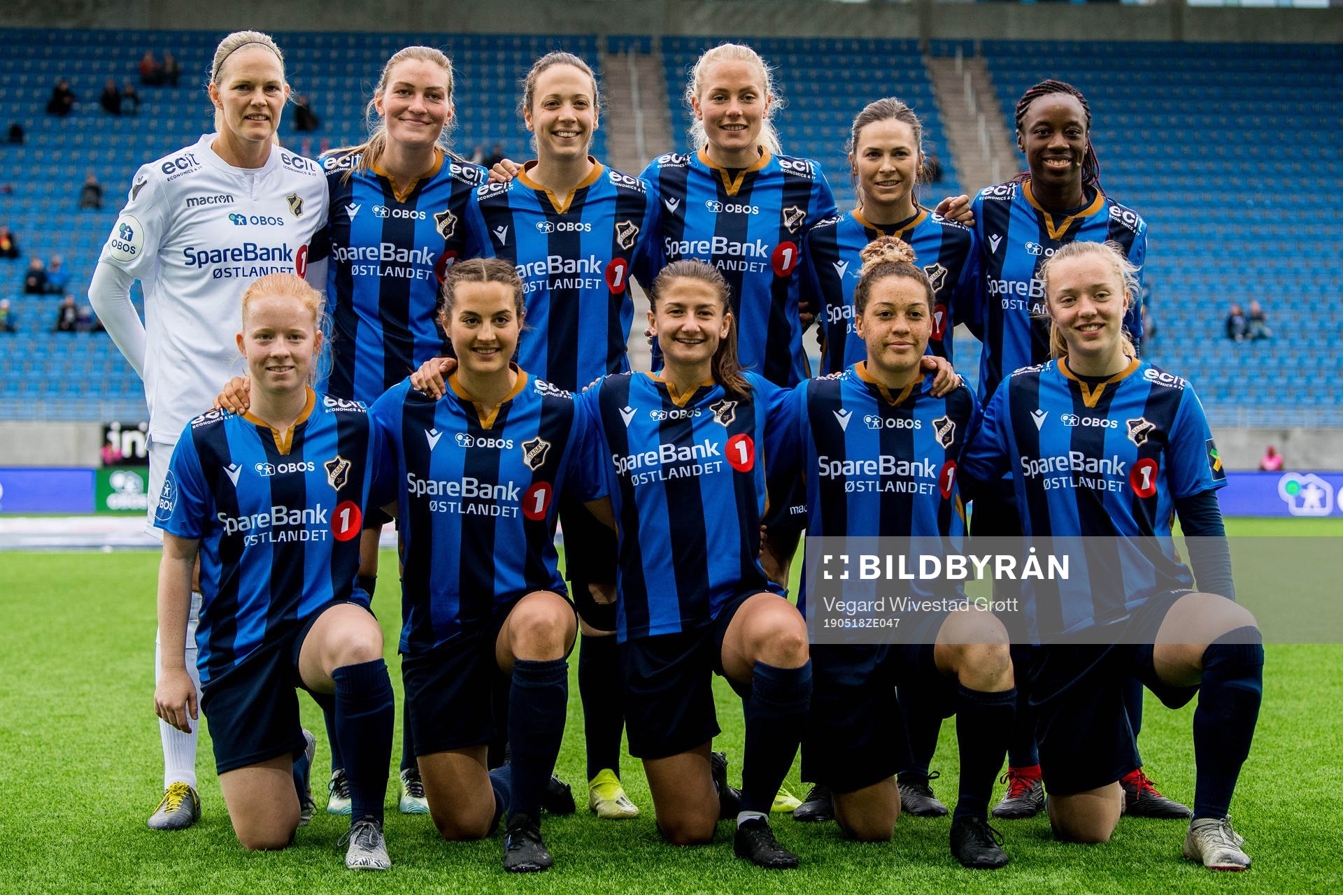 Goalkeeper Ingrid Hjelmseth (2nd row), Louise Normann,