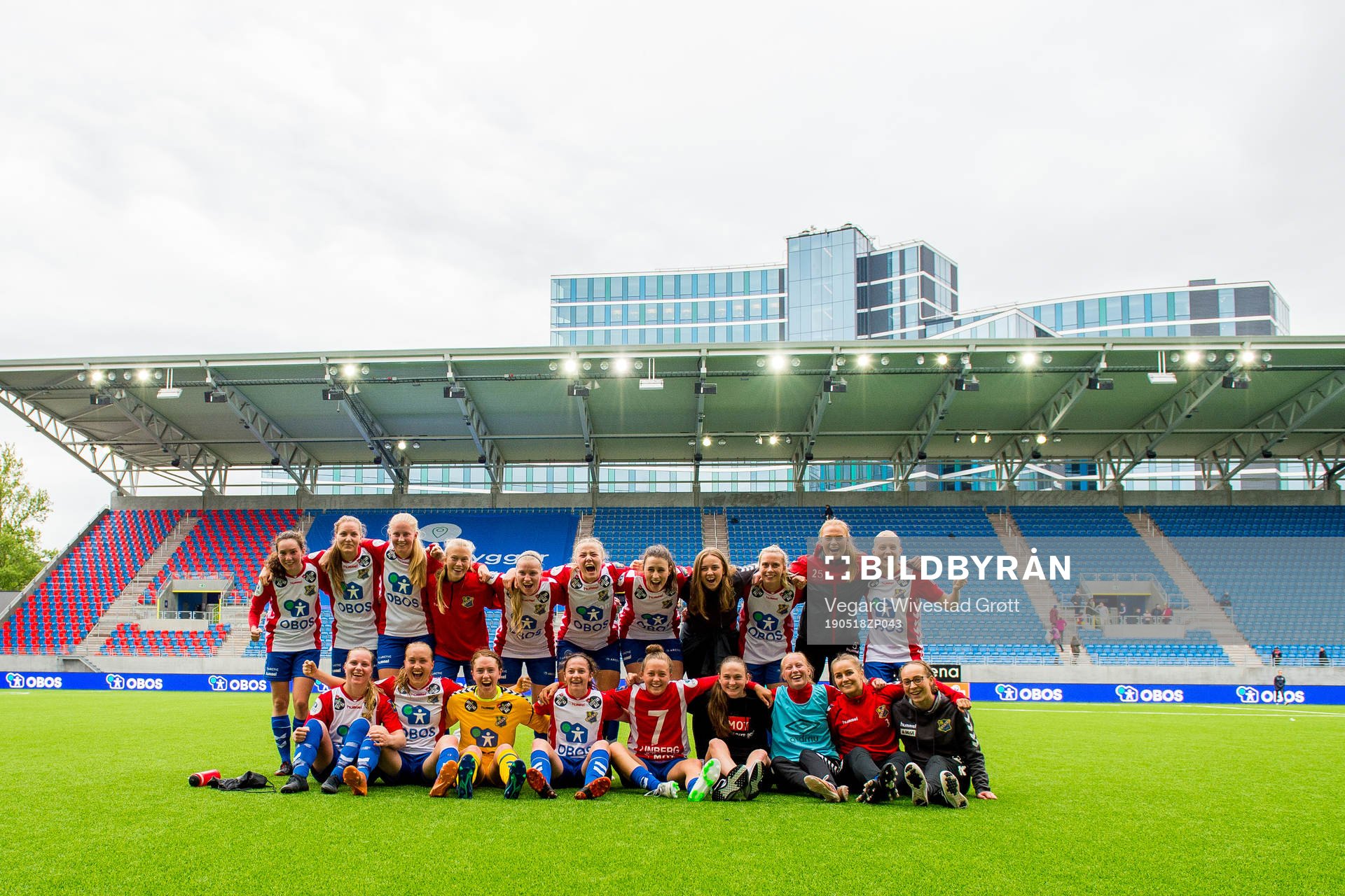 The players of Lyn celebrate