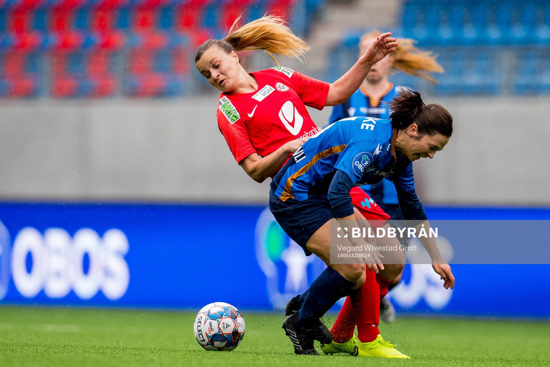 Milica Mijatovic of Arna-Bjørnar and Siri Merete Grønli