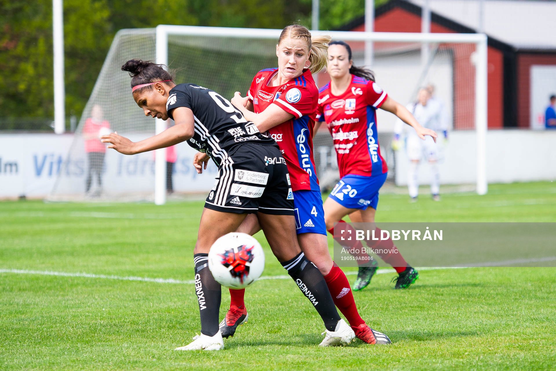 Vittsjös Catherine Bott stoppar Piteås Madelen Janogy