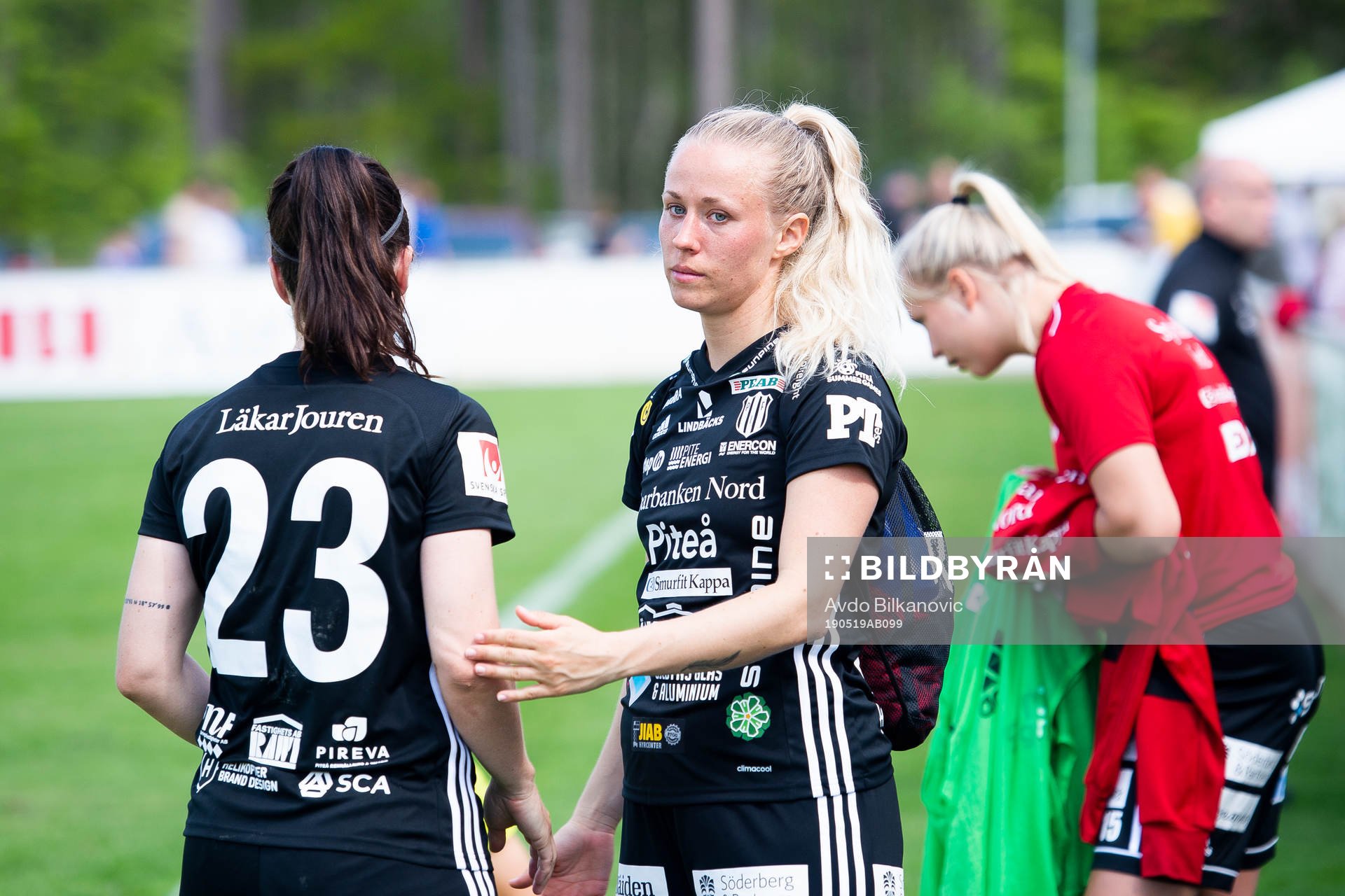 Piteås June Pedersen och Linnea Selberg deppar