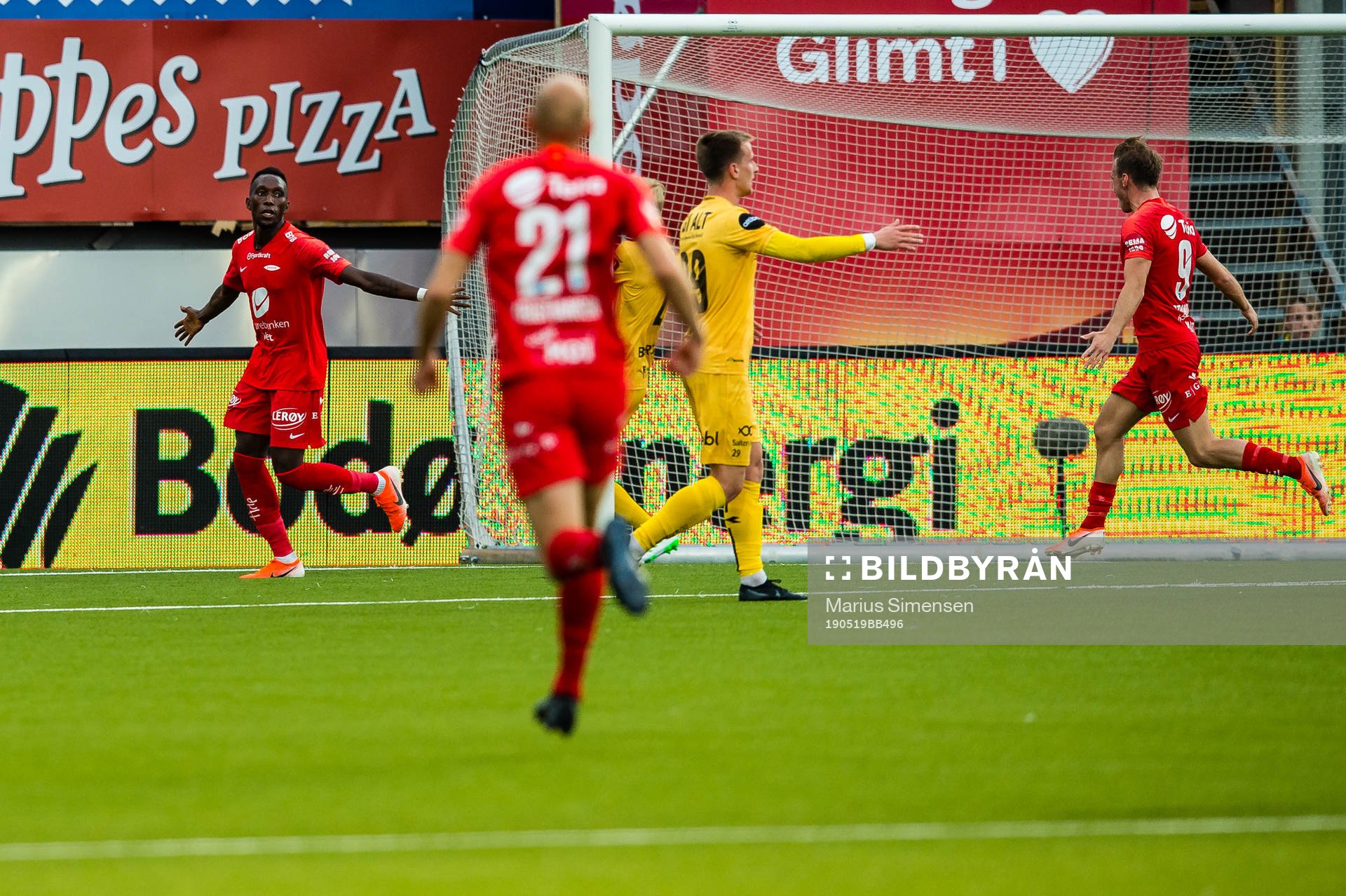 Karamoko Daouda Bamba of Brann celebrates