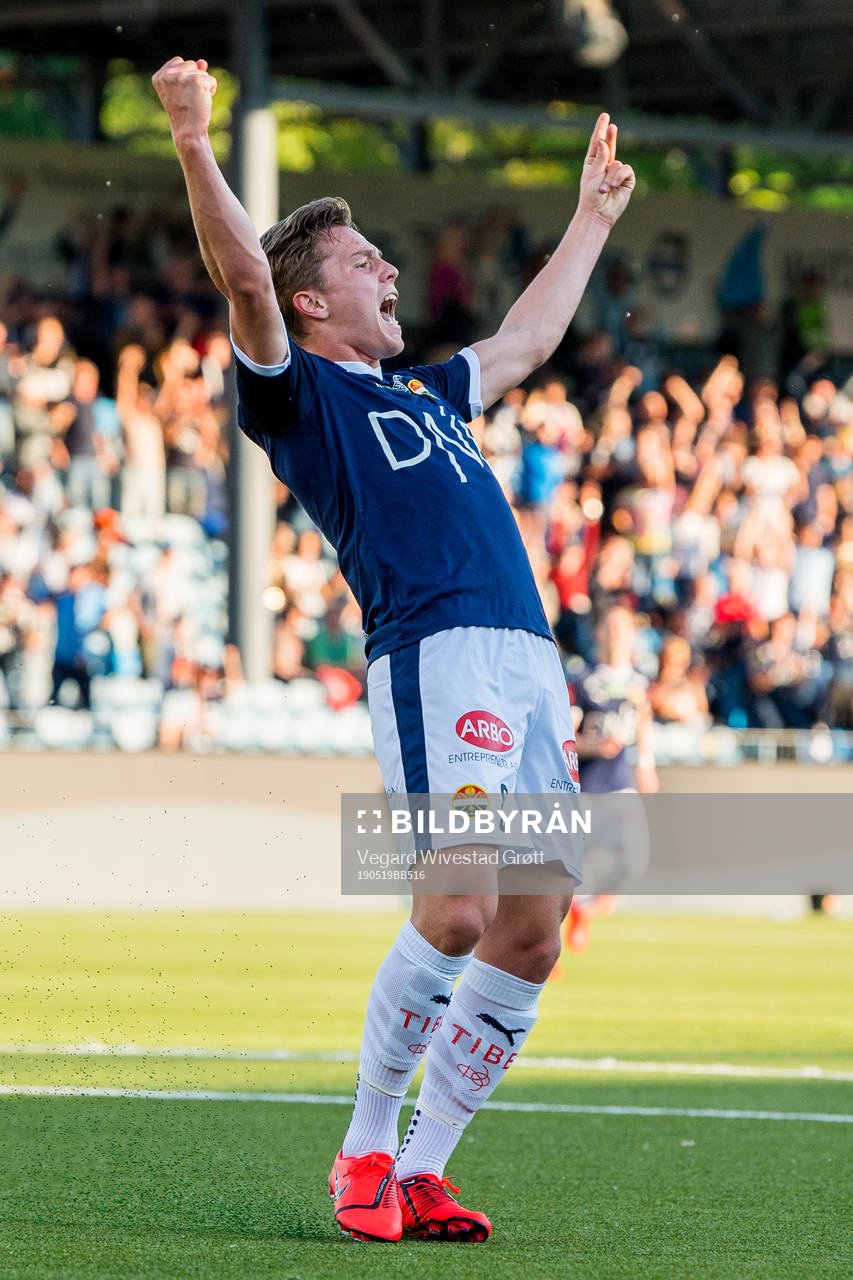 Johan Hove of Strømsgodset celebrates